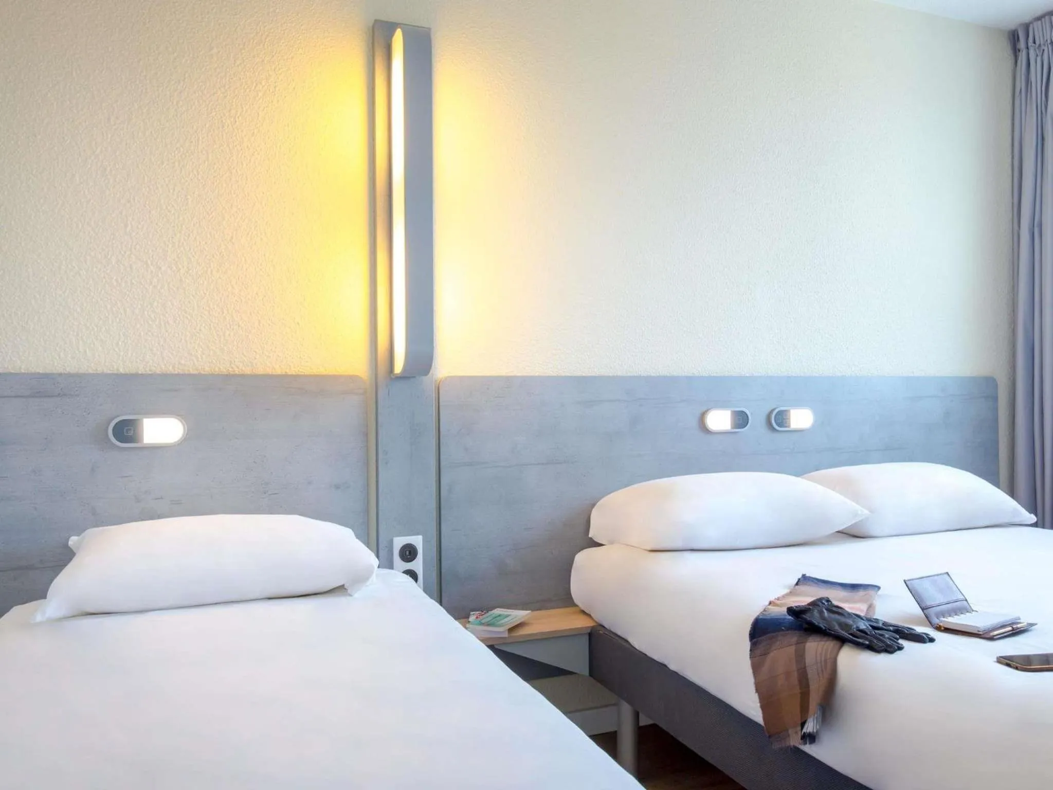 Bedroom, Bed in Ibis Budget Fréjus St Raphaël centre