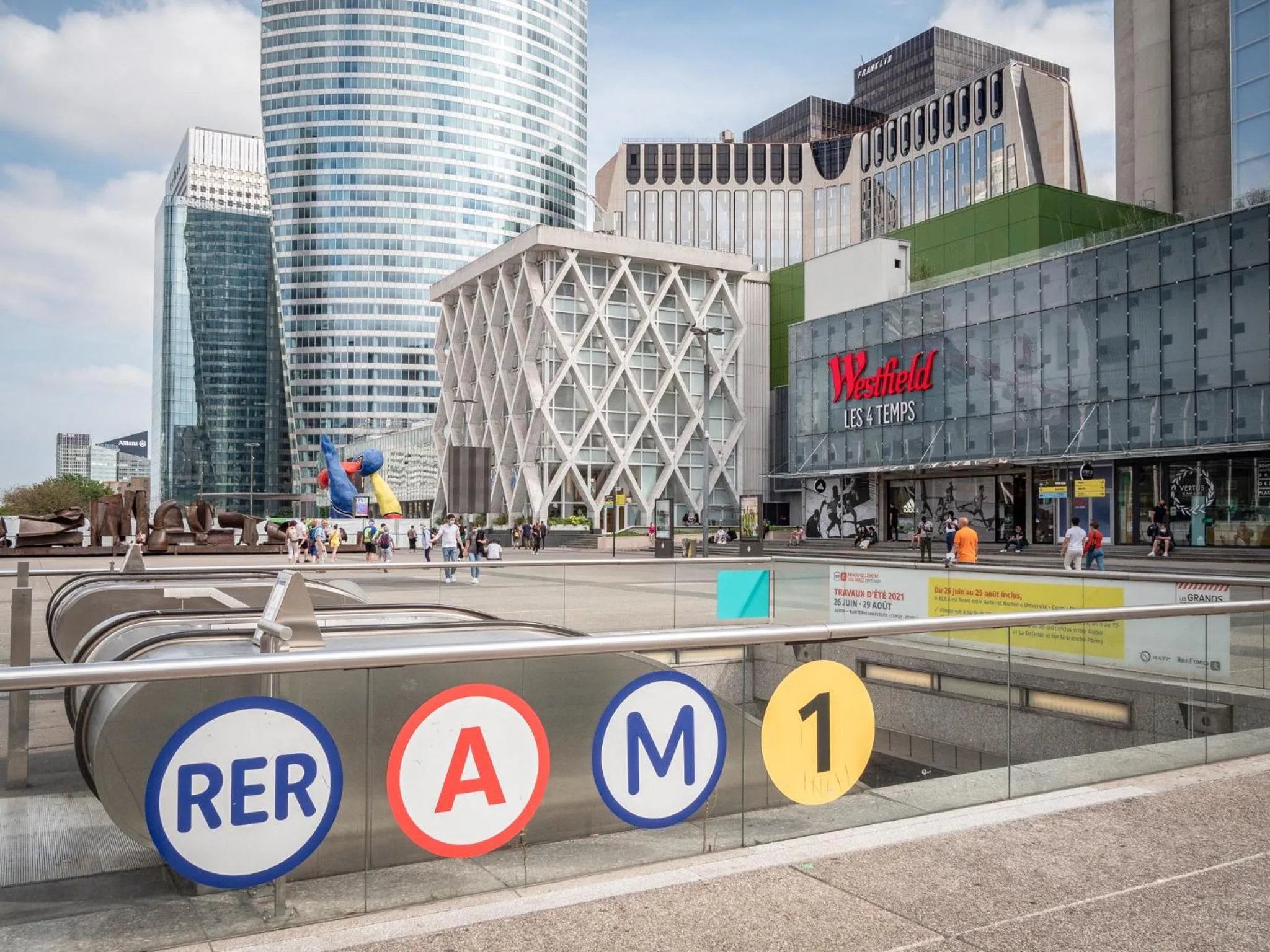 Nearby landmark in ibis Budget Courbevoie Paris La Défense