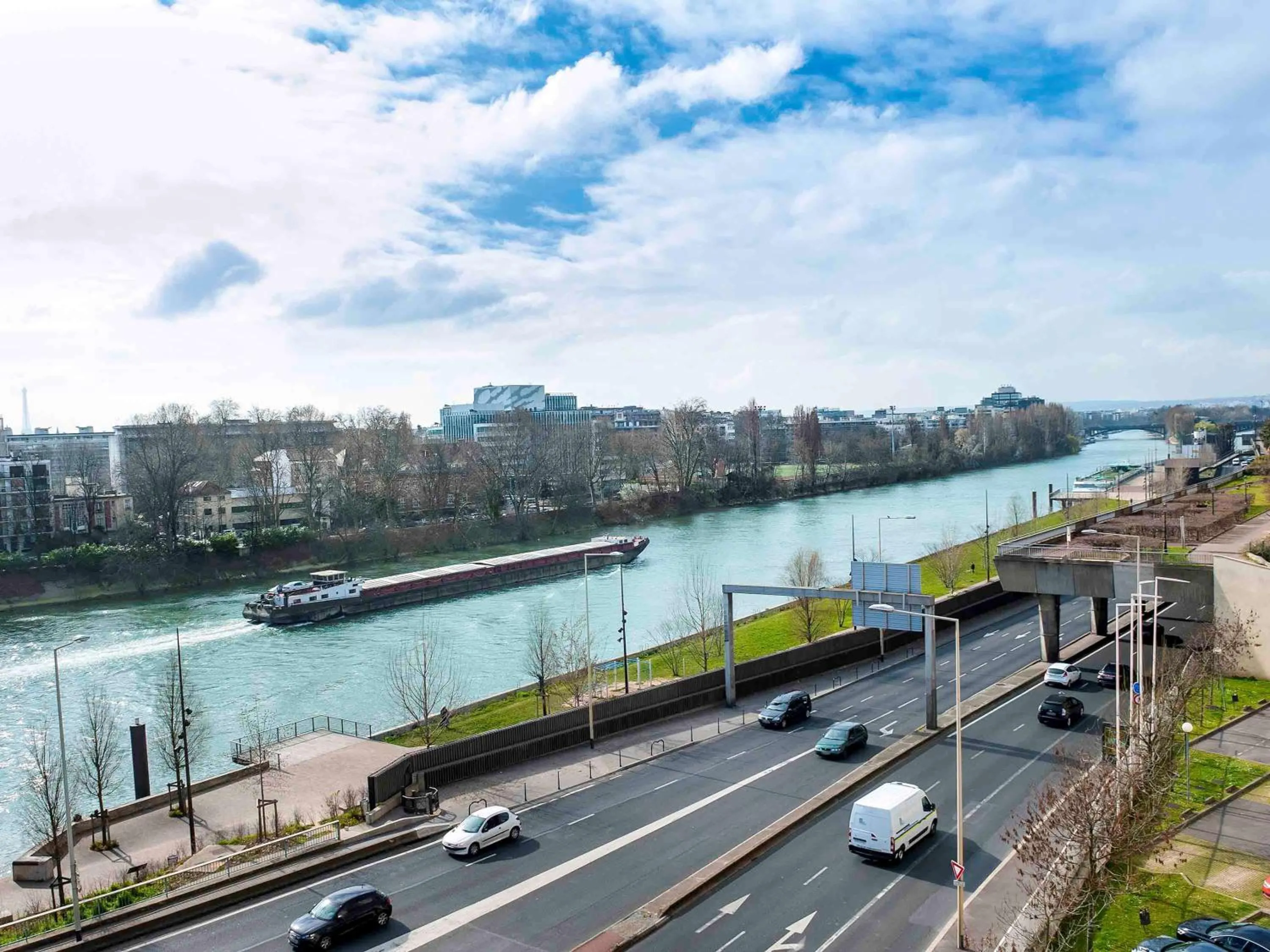 Property building in ibis Budget Courbevoie Paris La Défense