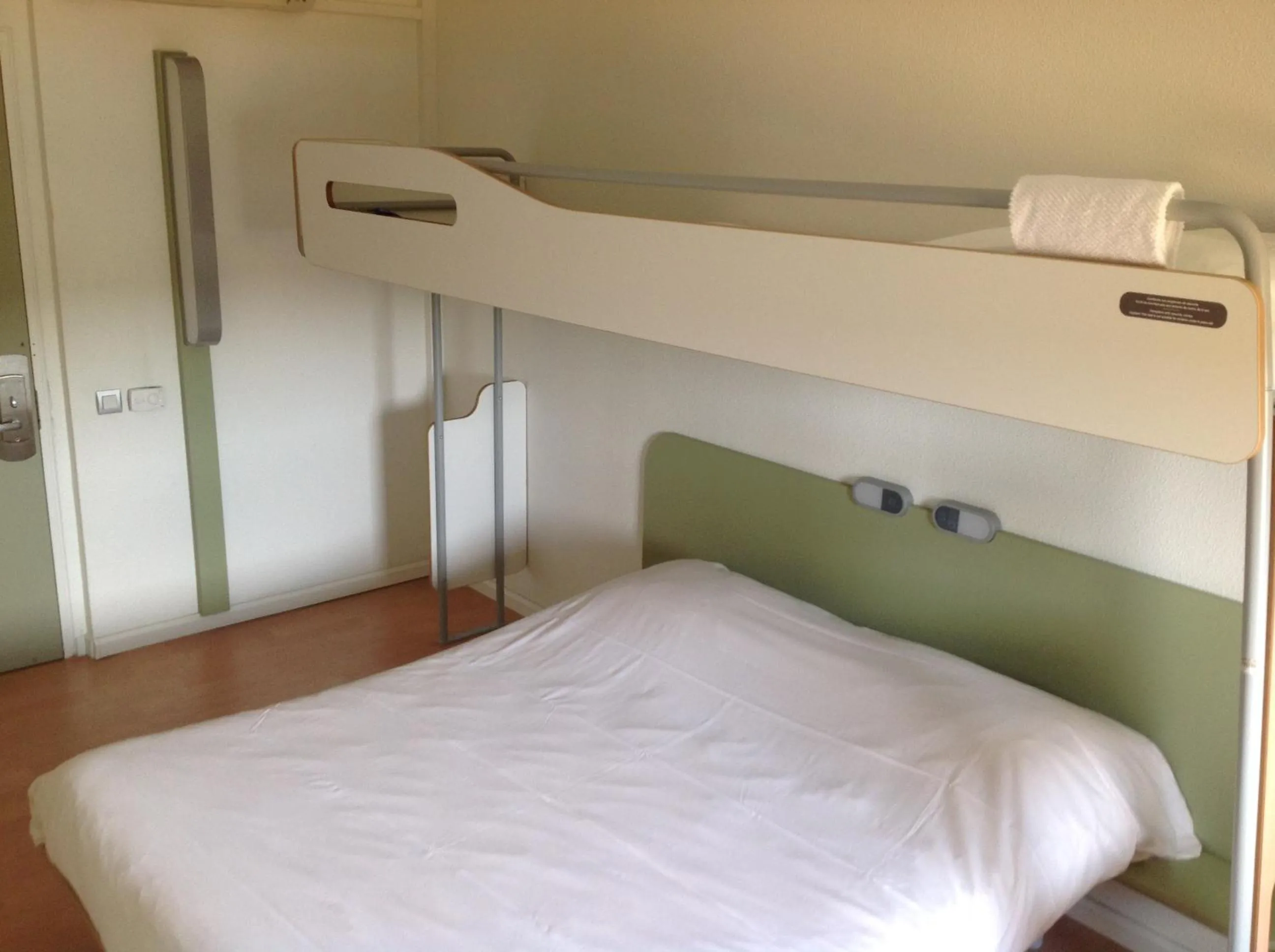 bunk bed, Bed in ibis budget Orgeval