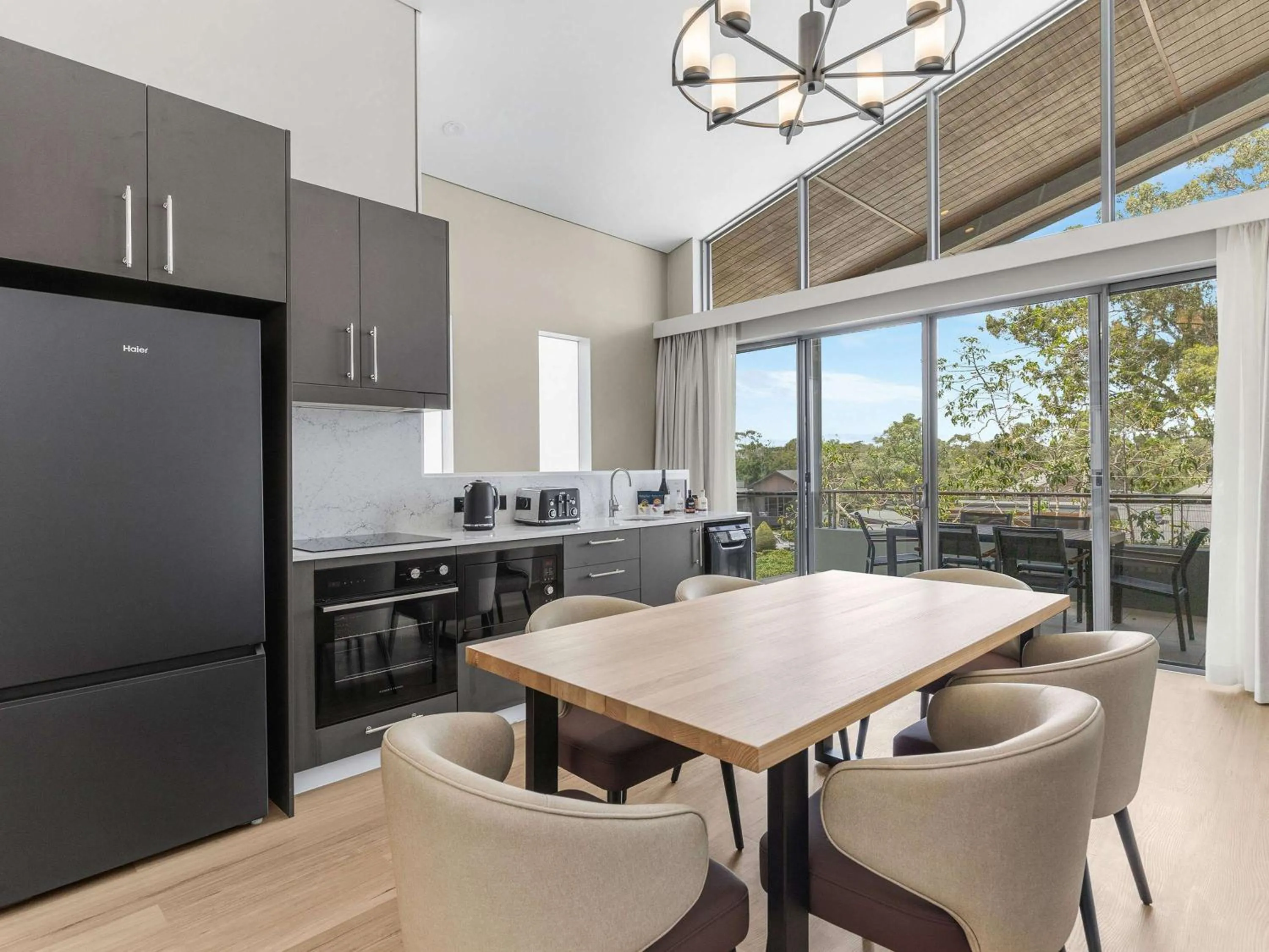 Property building in Peppers Hunter Valley - formerly Grand Mercure