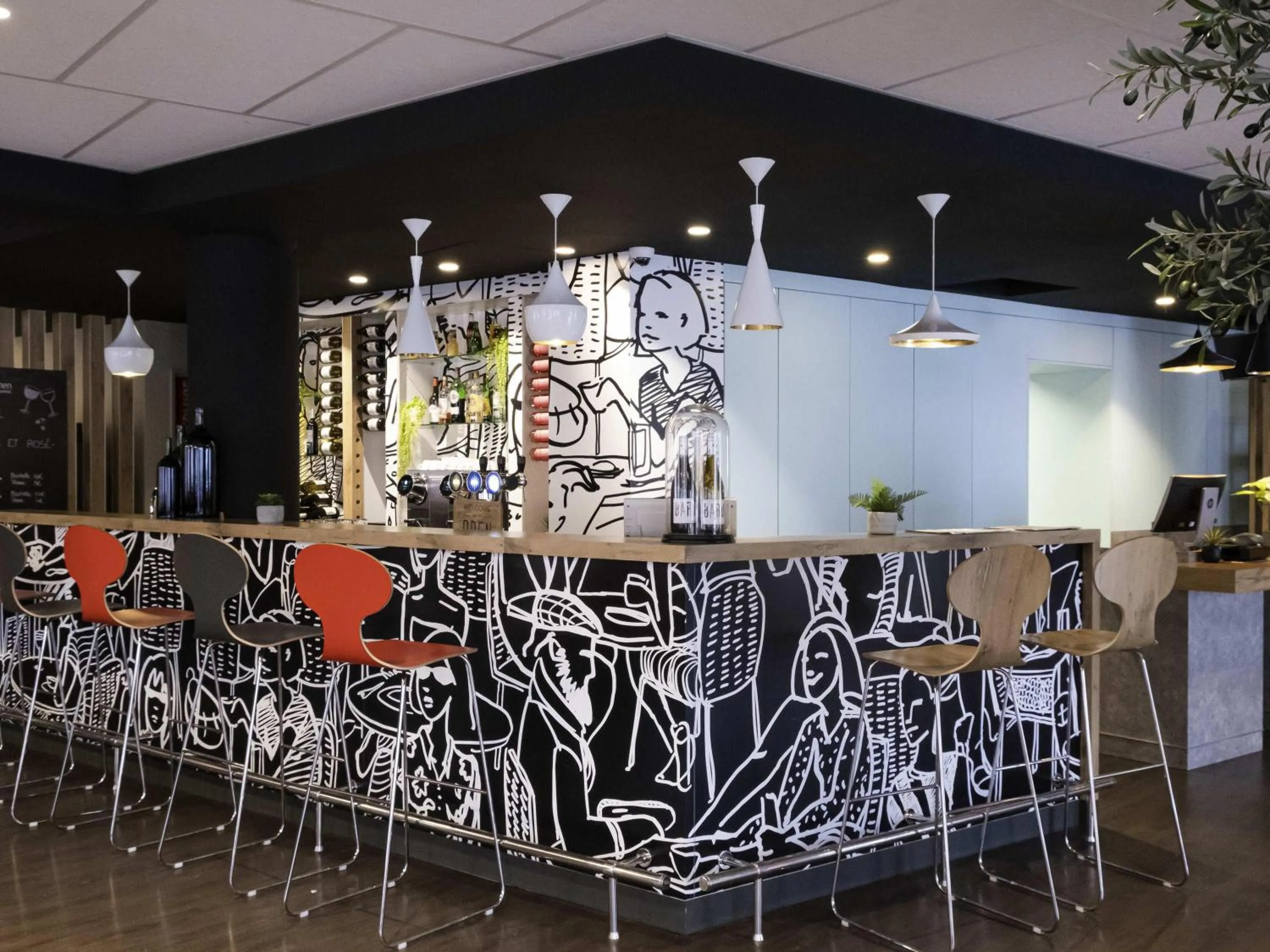 Lounge or bar in Ibis Albi