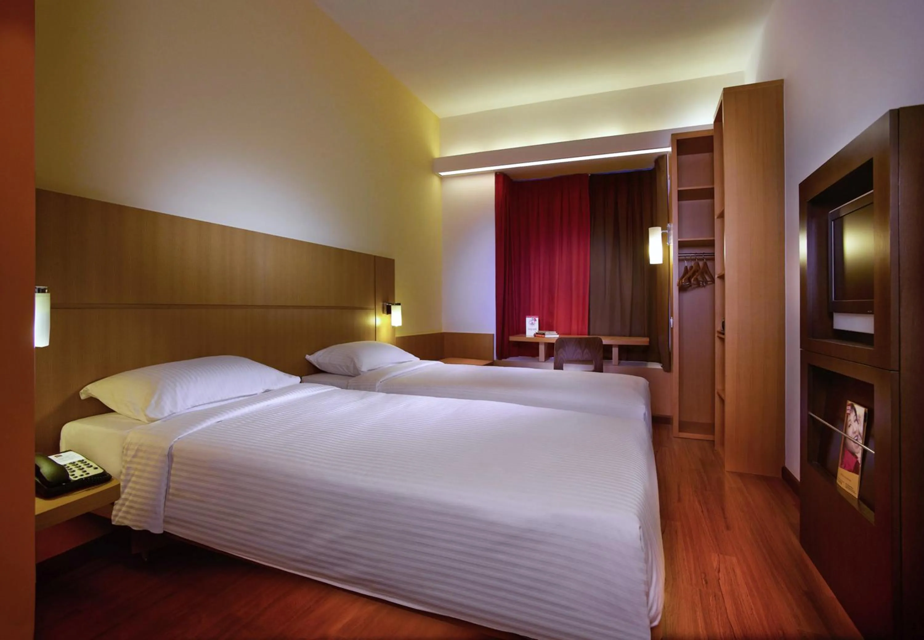 Bedroom, Bed in ibis Chennai Sipcot - An Accor Brand