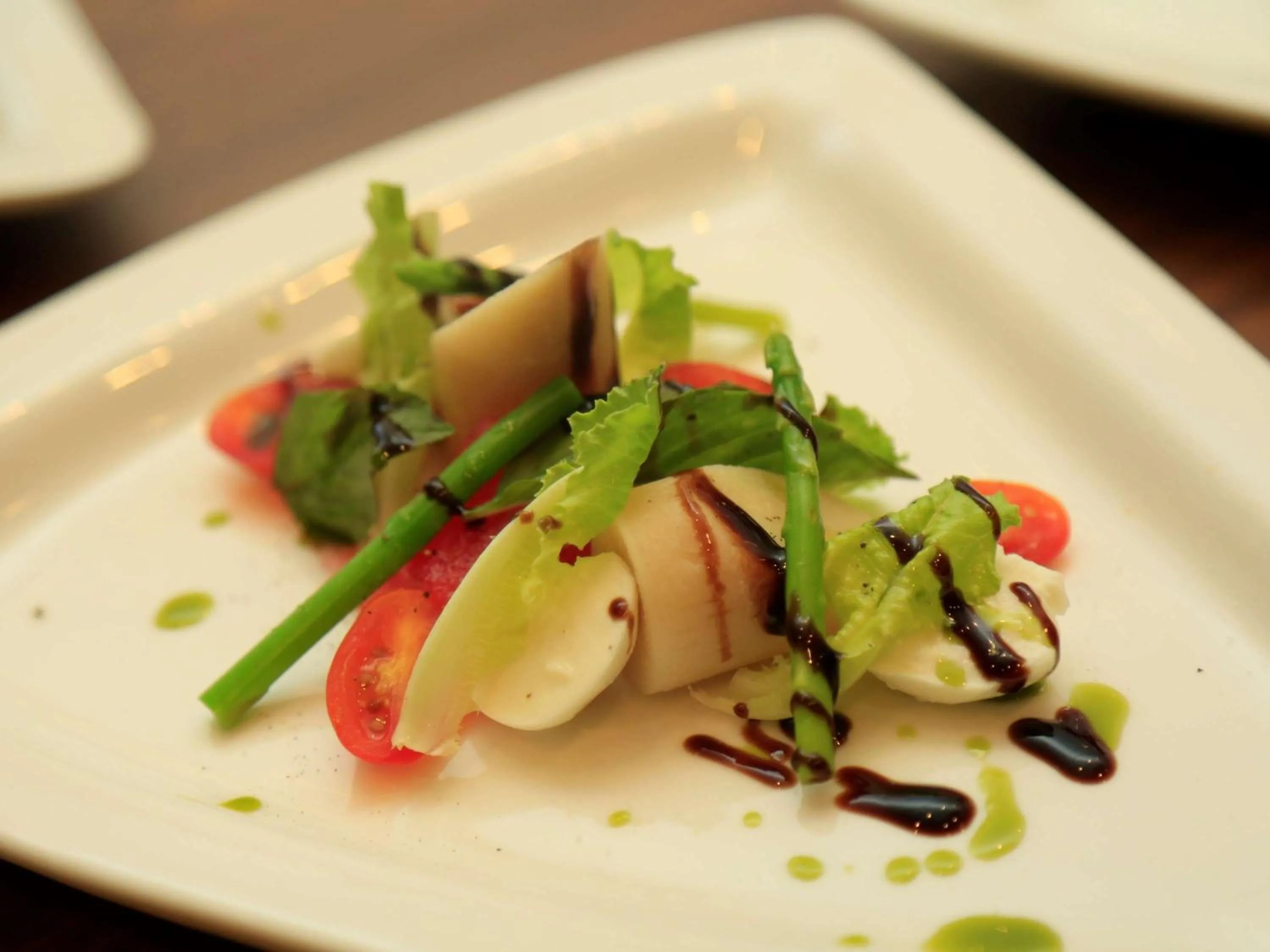 Restaurant/places to eat in Novotel Chennai Sipcot