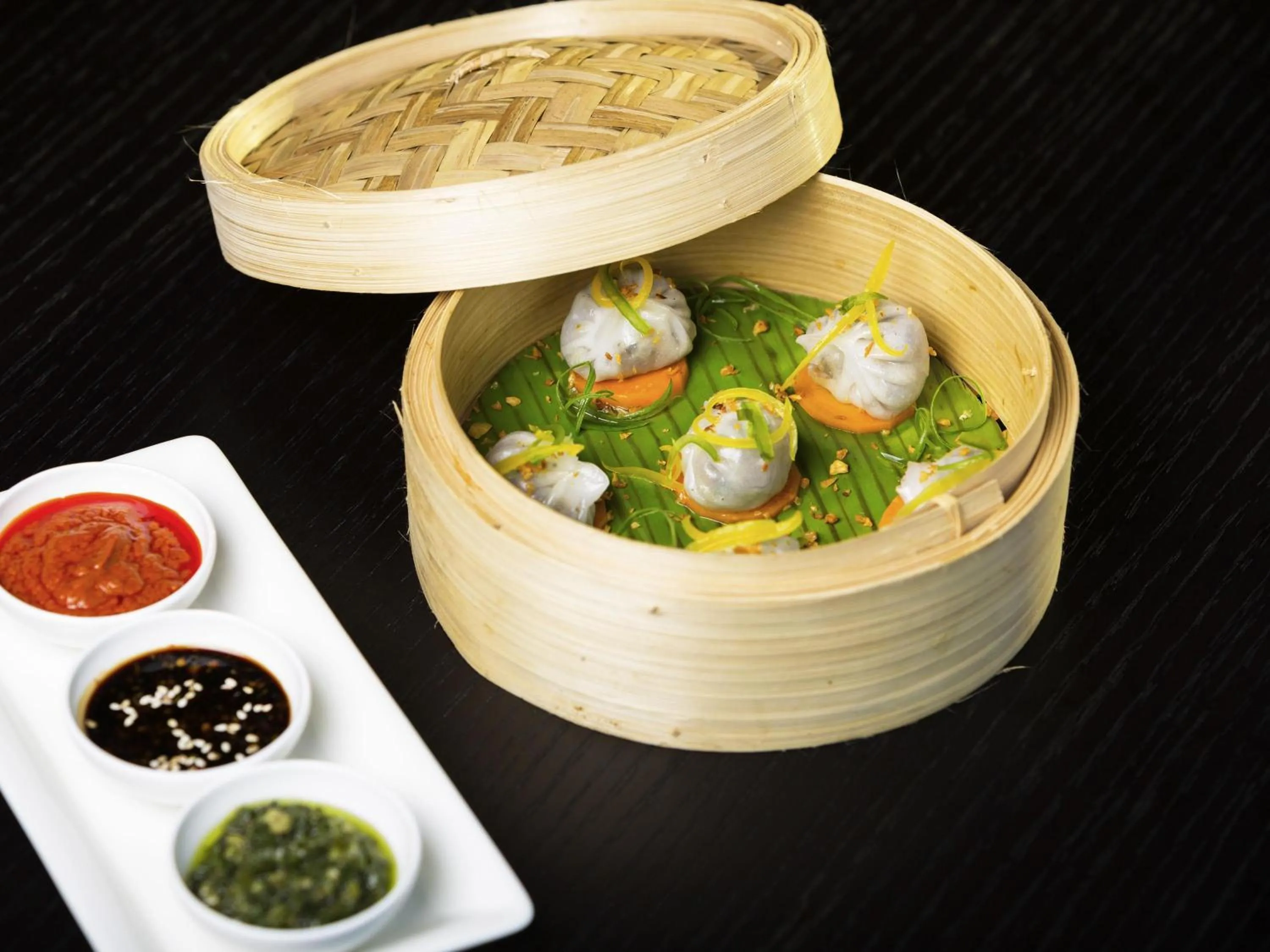 Restaurant/places to eat in Novotel Chennai Sipcot