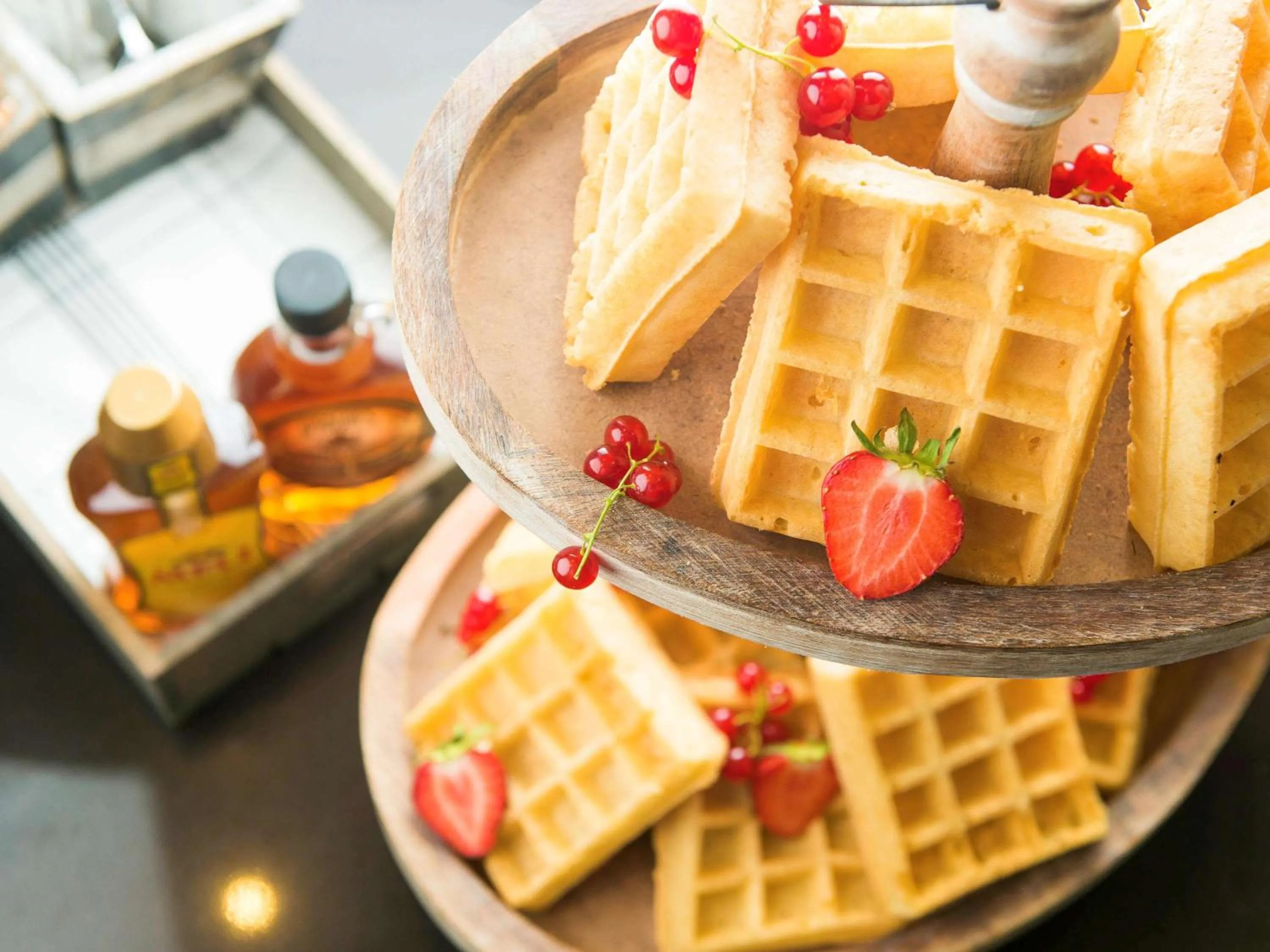 Restaurant/places to eat in Novotel Chennai Sipcot