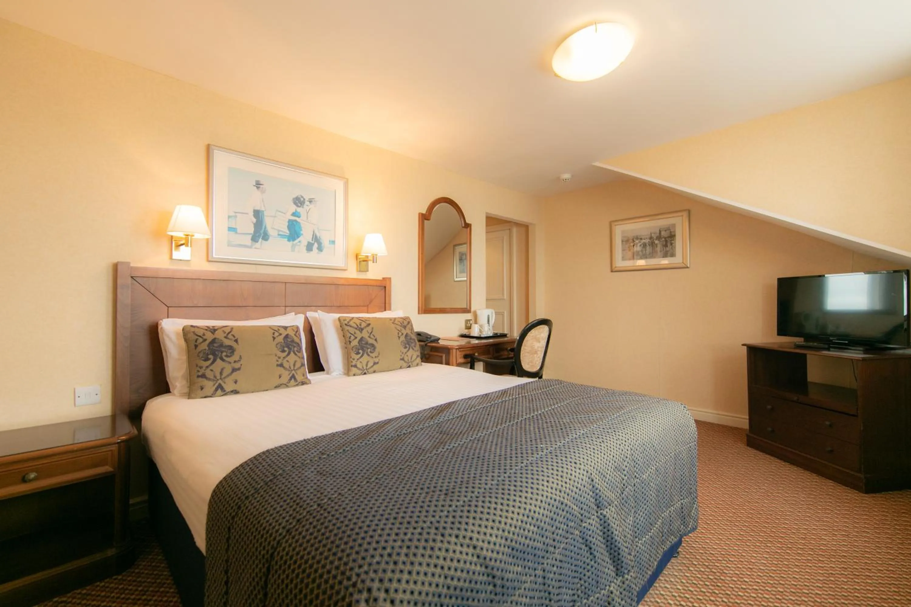 Bedroom, Bed in Imperial Hotel Blackpool