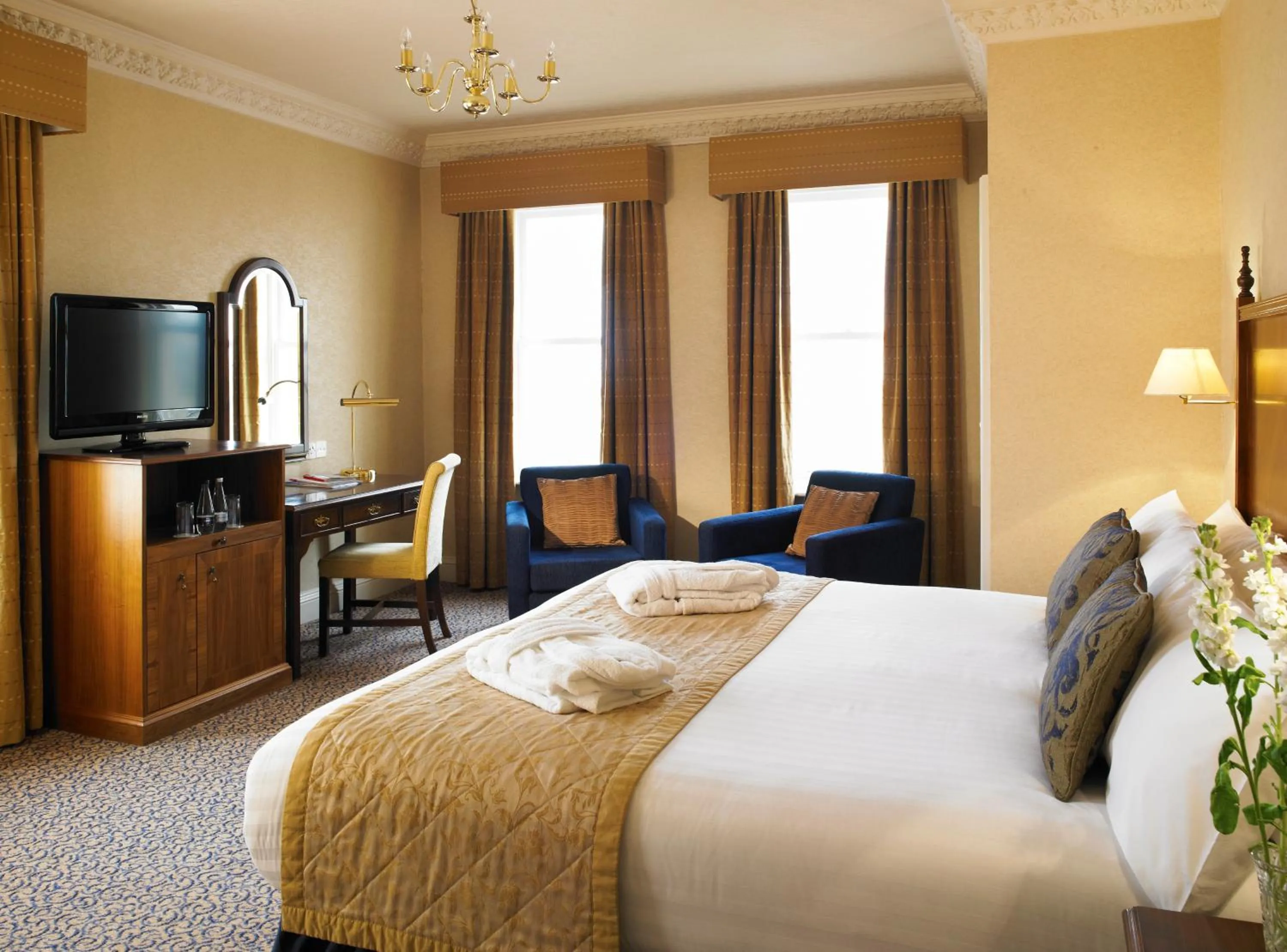 Bathroom, Bed in Imperial Hotel Blackpool