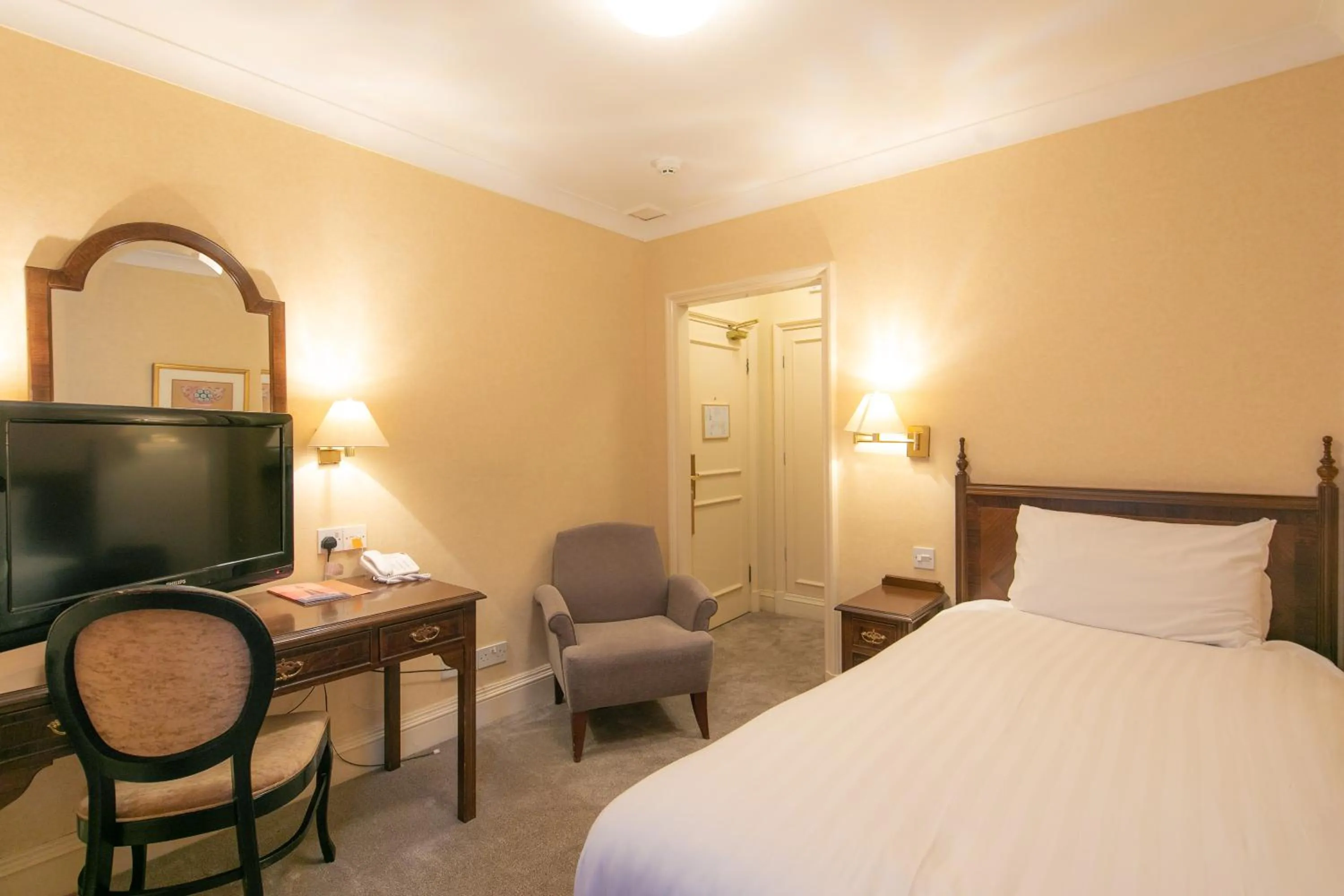 TV and multimedia, Bed in Imperial Hotel Blackpool