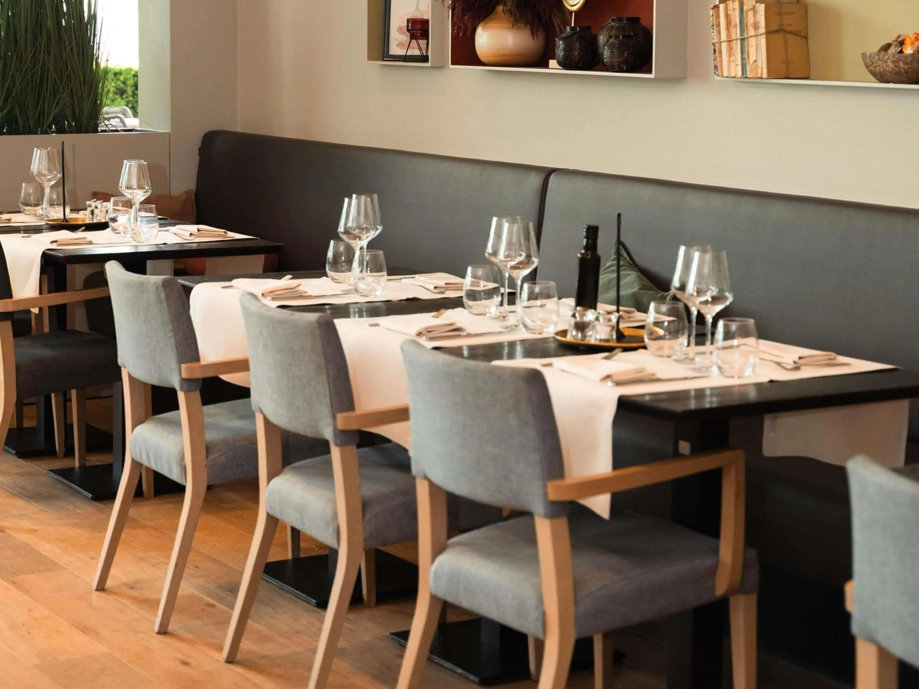 Restaurant/places to eat in Mercure Roeselare