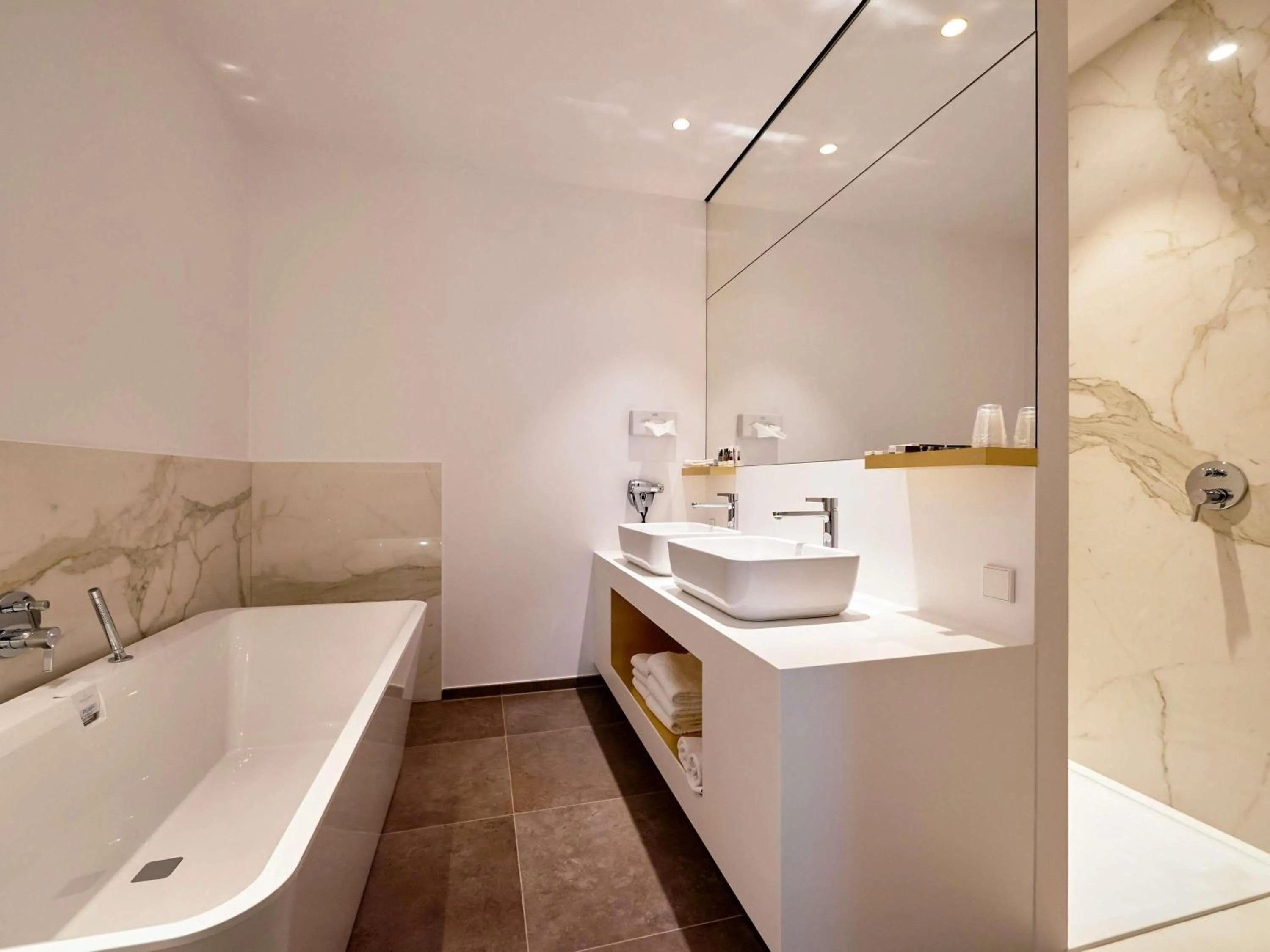 Bathroom in Mercure Roeselare