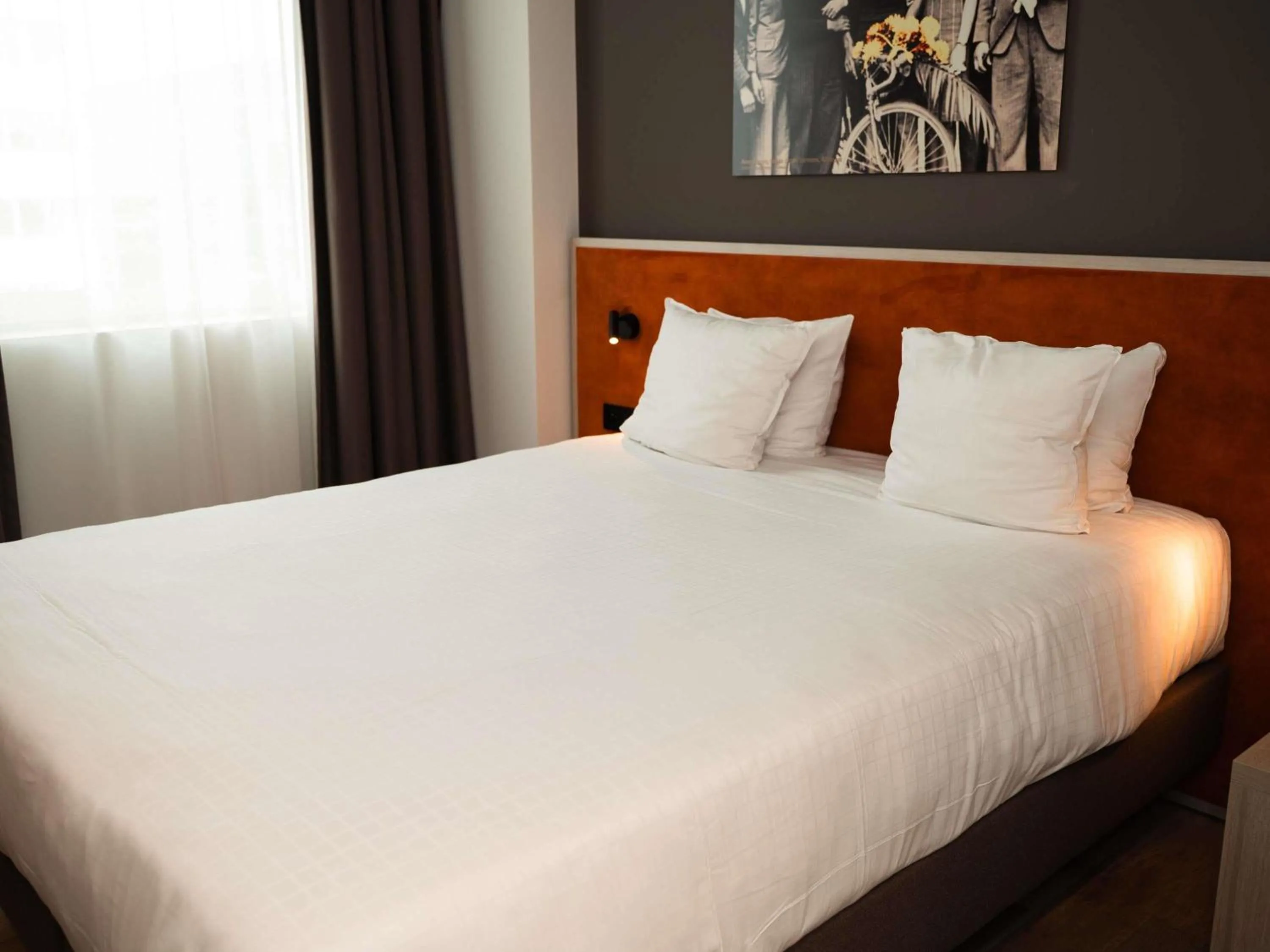 Bedroom, Bed in Mercure Roeselare