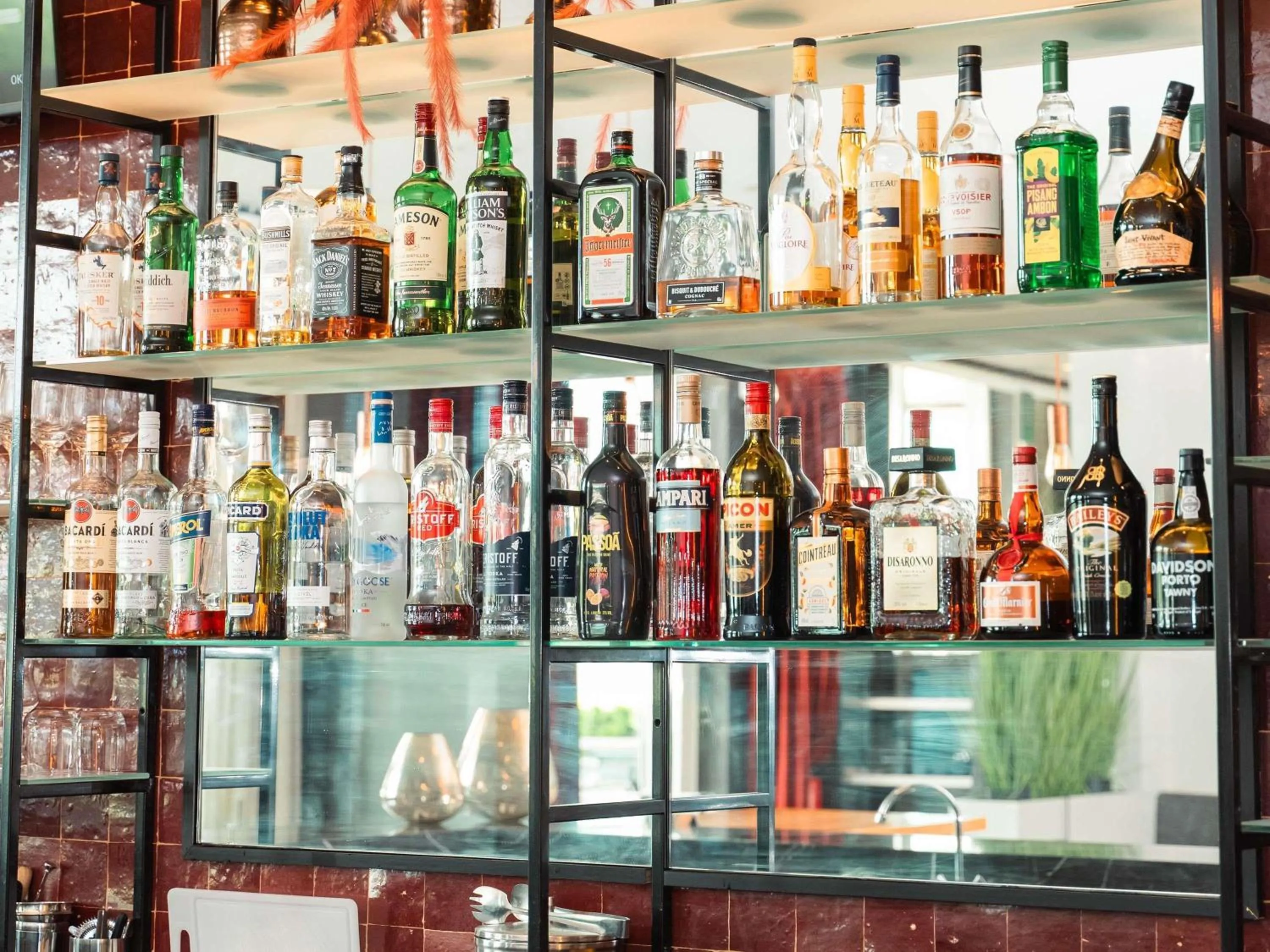 Lounge or bar in Mercure Roeselare