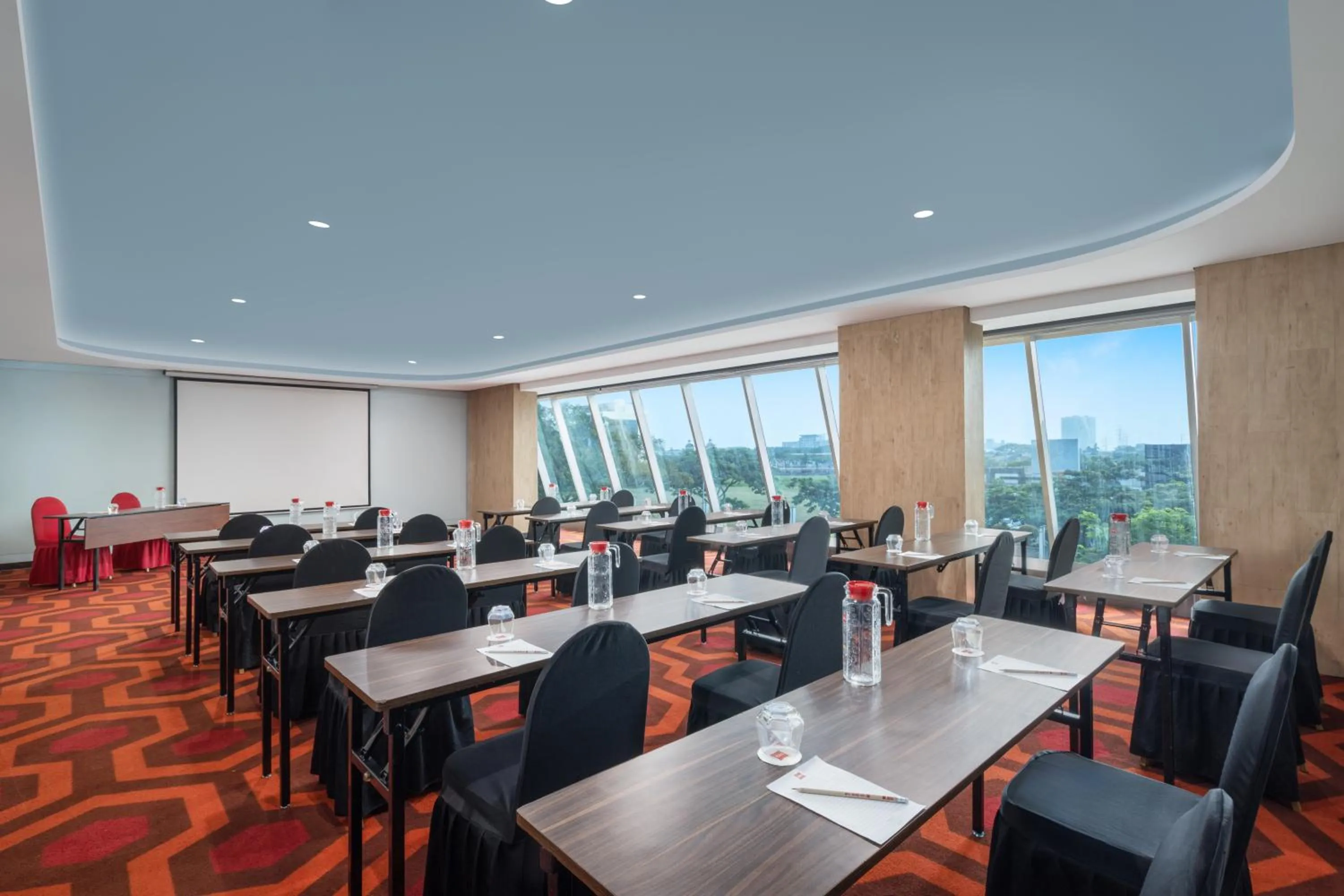 Meeting/conference room in Ibis Gading Serpong