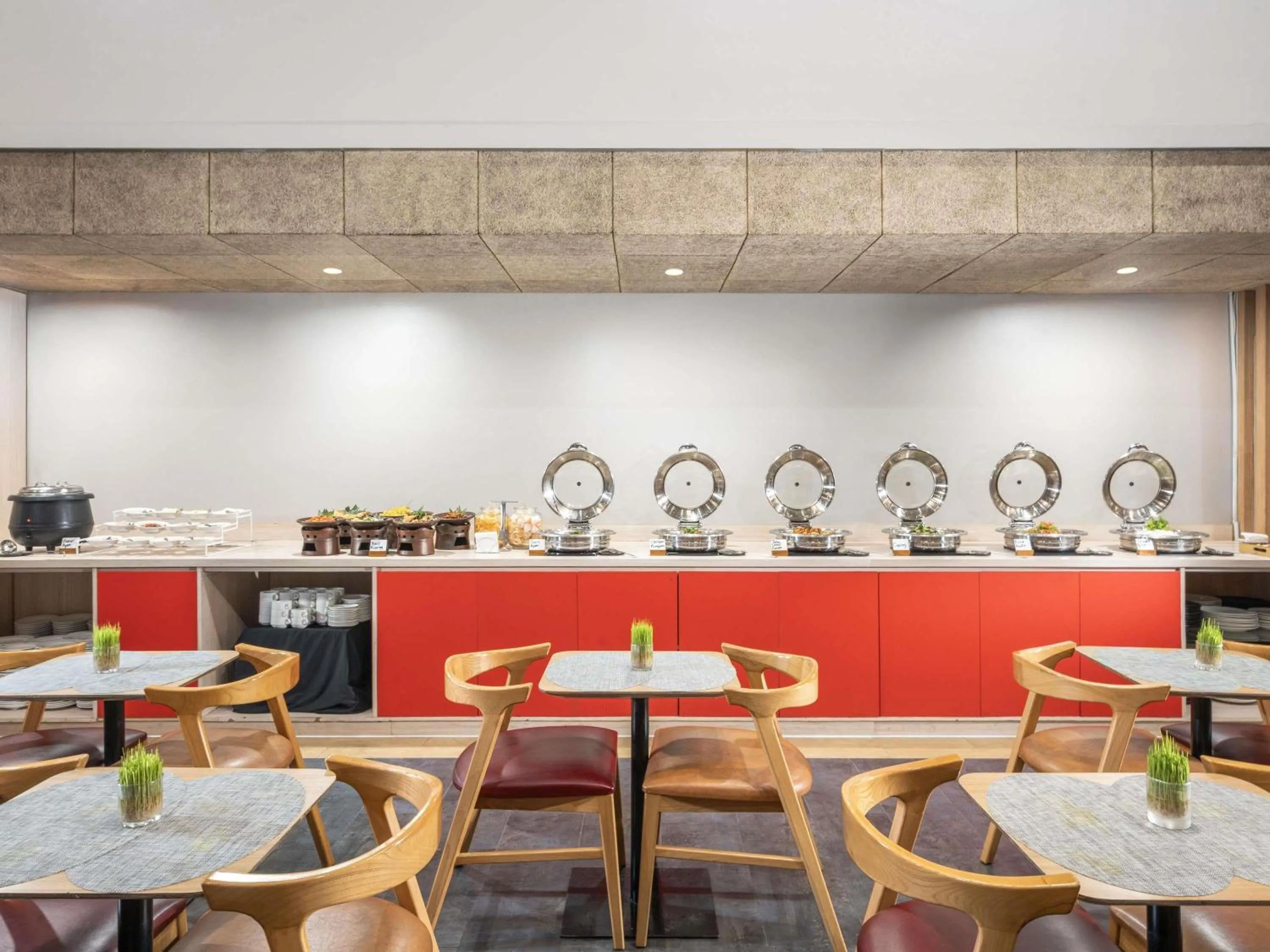 Restaurant/places to eat in Ibis Gading Serpong