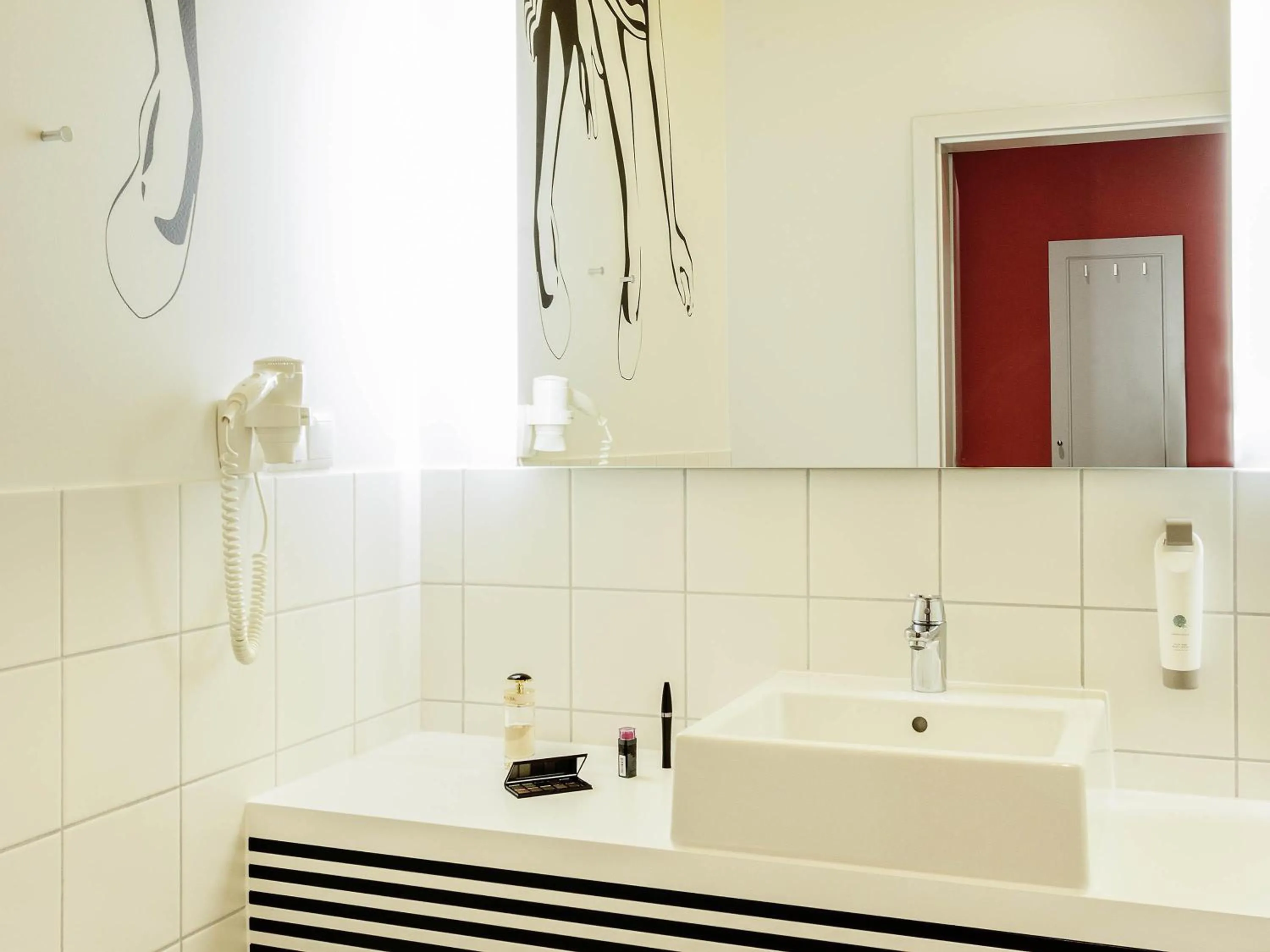 Bedroom in Ibis Styles Wroclaw Centrum