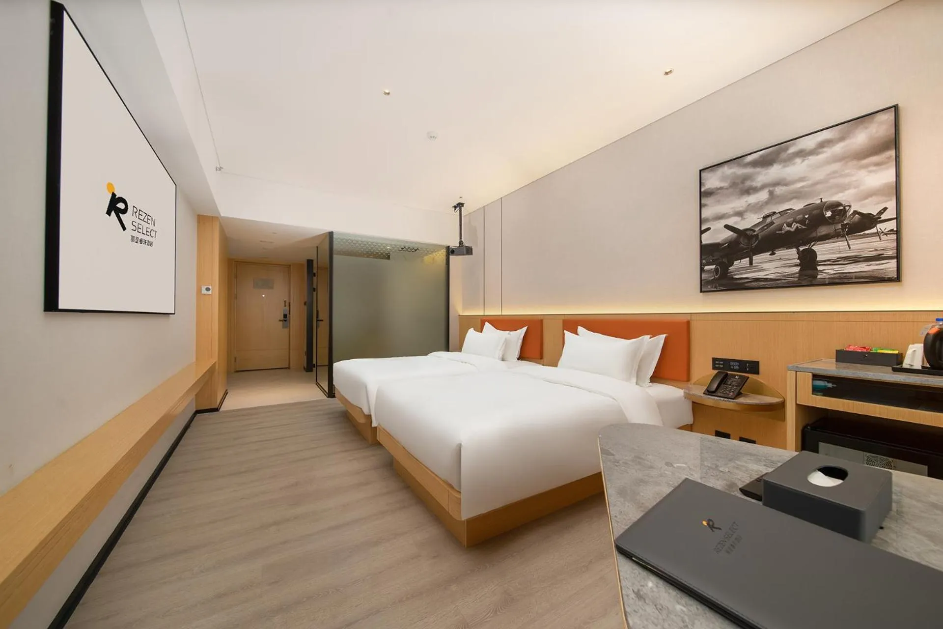 Photo of the whole room, Bed in Rezen Select Hotel Guangzhou Baiyun Airport