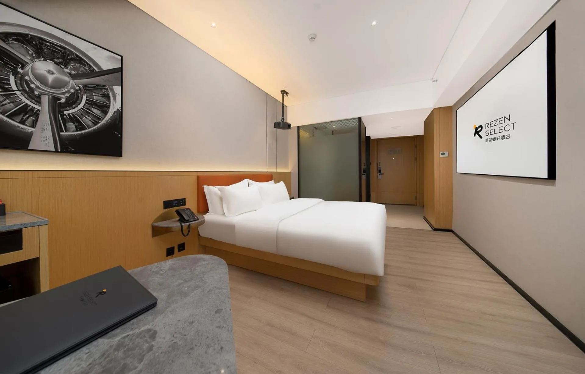 Photo of the whole room, Bed in Rezen Select Hotel Guangzhou Baiyun Airport