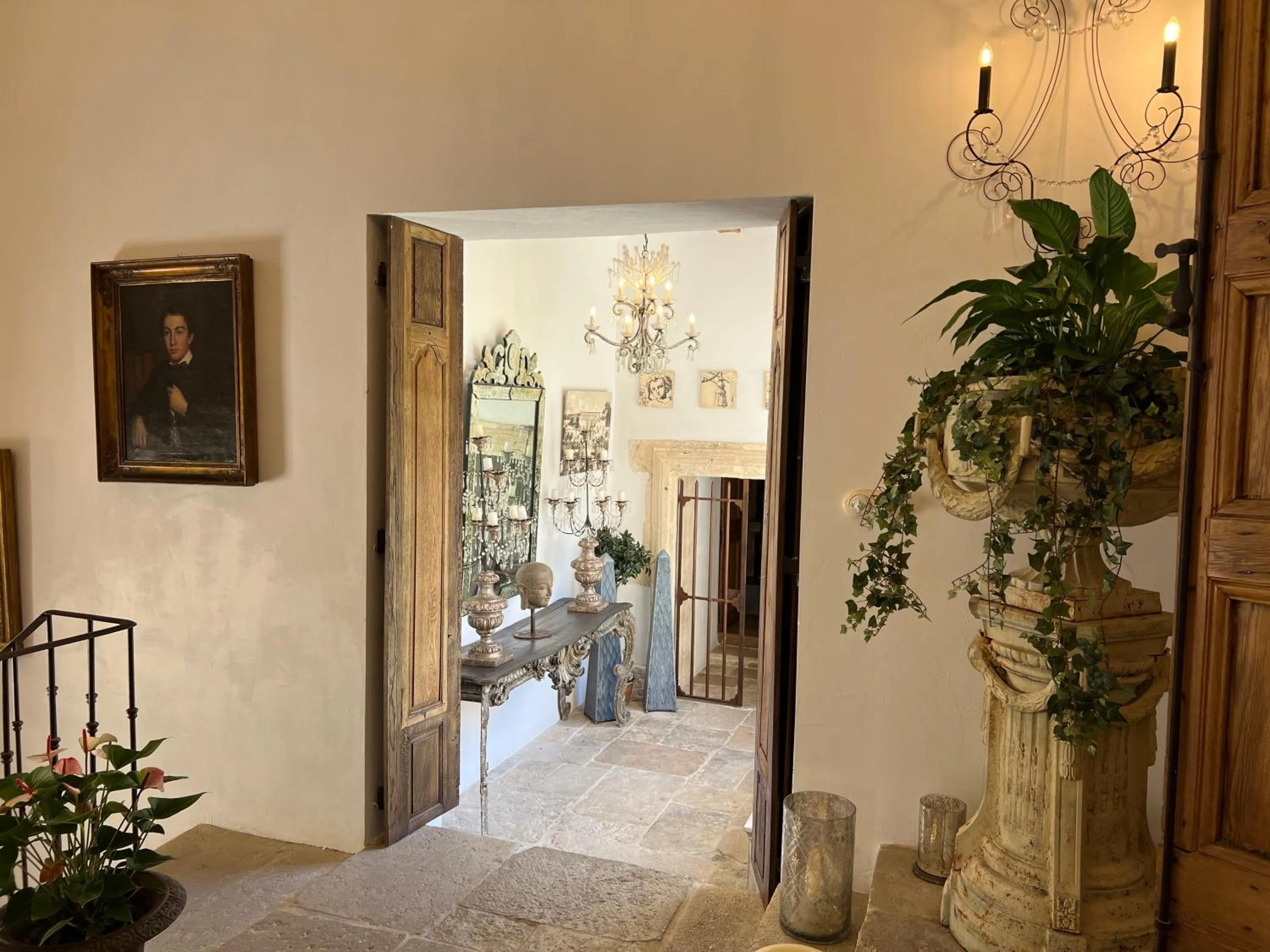 Decorative detail in Villa Hautvallon - Peaceful Escape in Provence