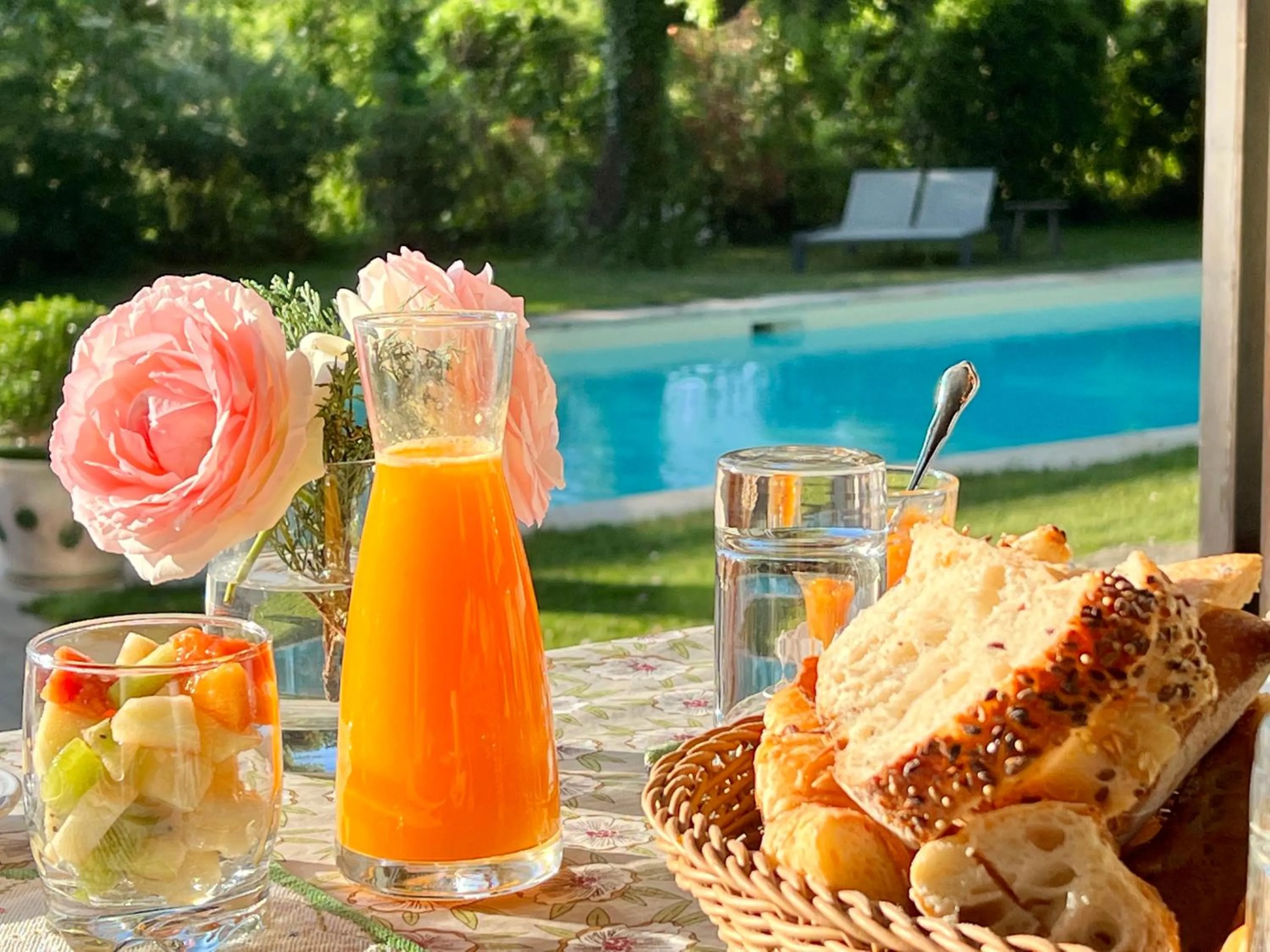 Breakfast in Villa Hautvallon - Peaceful Escape in Provence