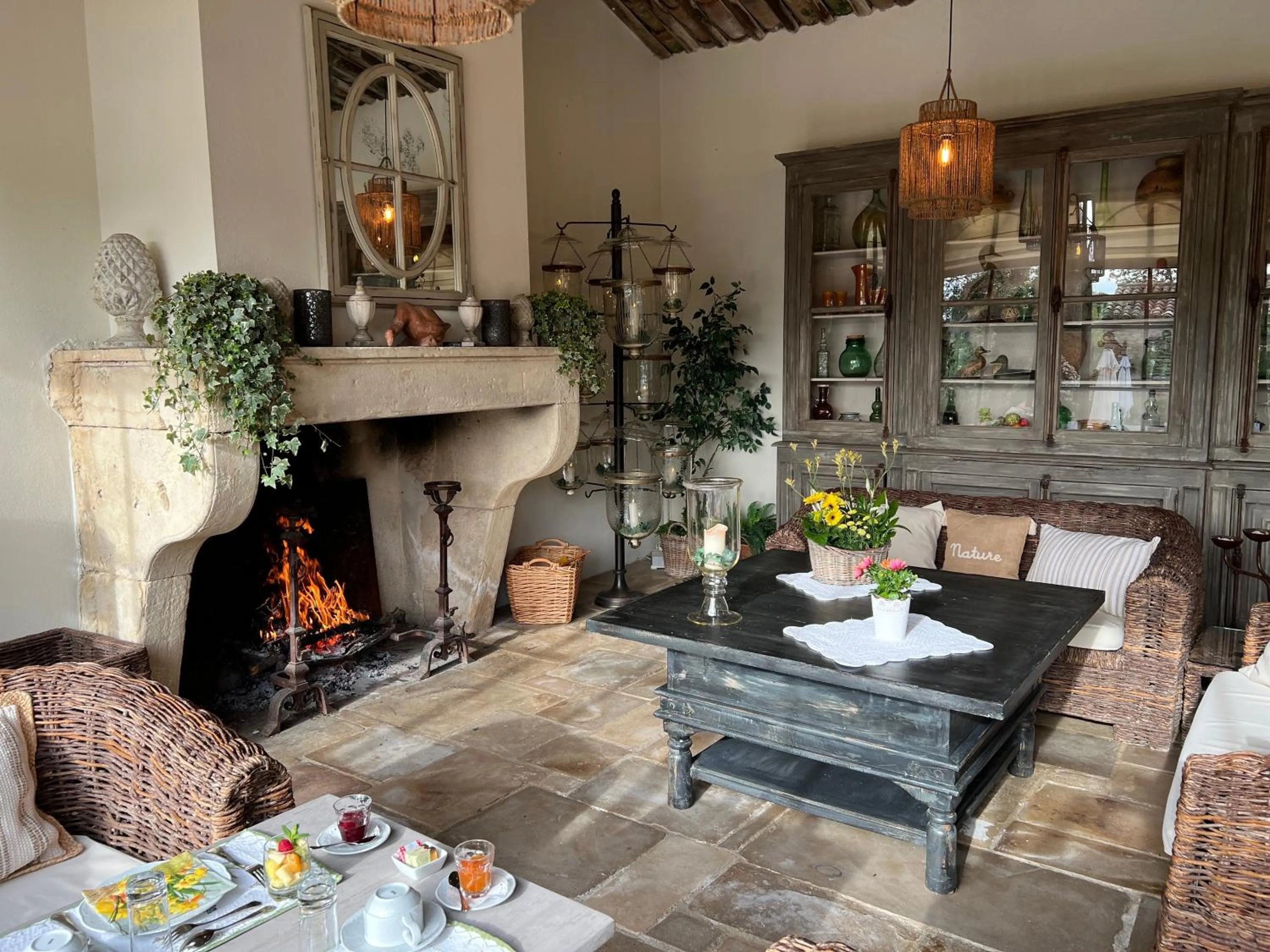 Breakfast in Villa Hautvallon - Peaceful Escape in Provence