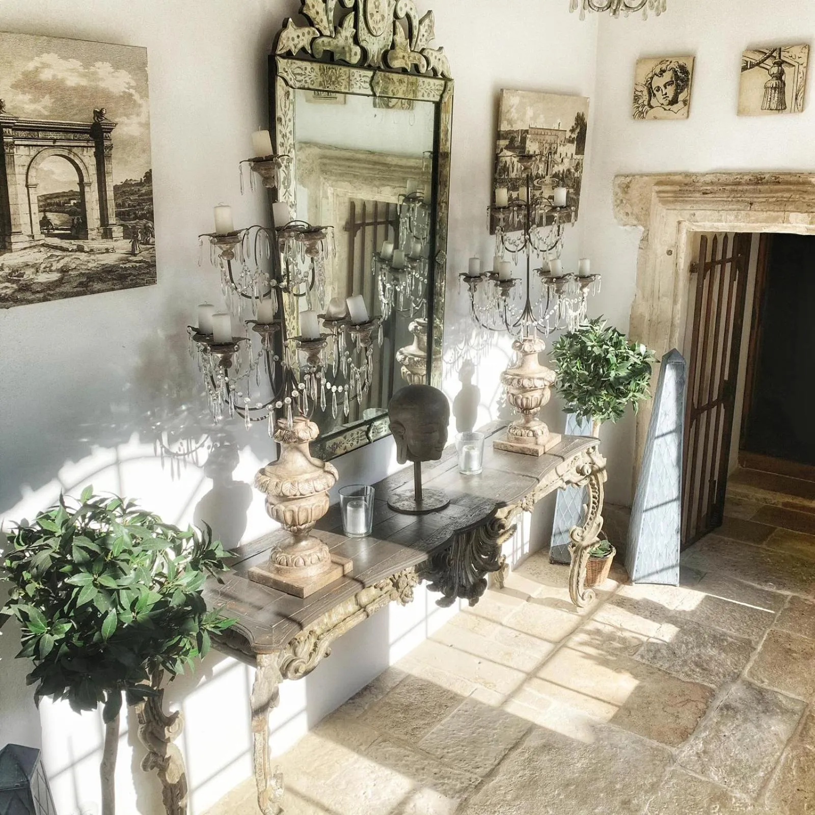 Decorative detail in Villa Hautvallon - Peaceful Escape in Provence