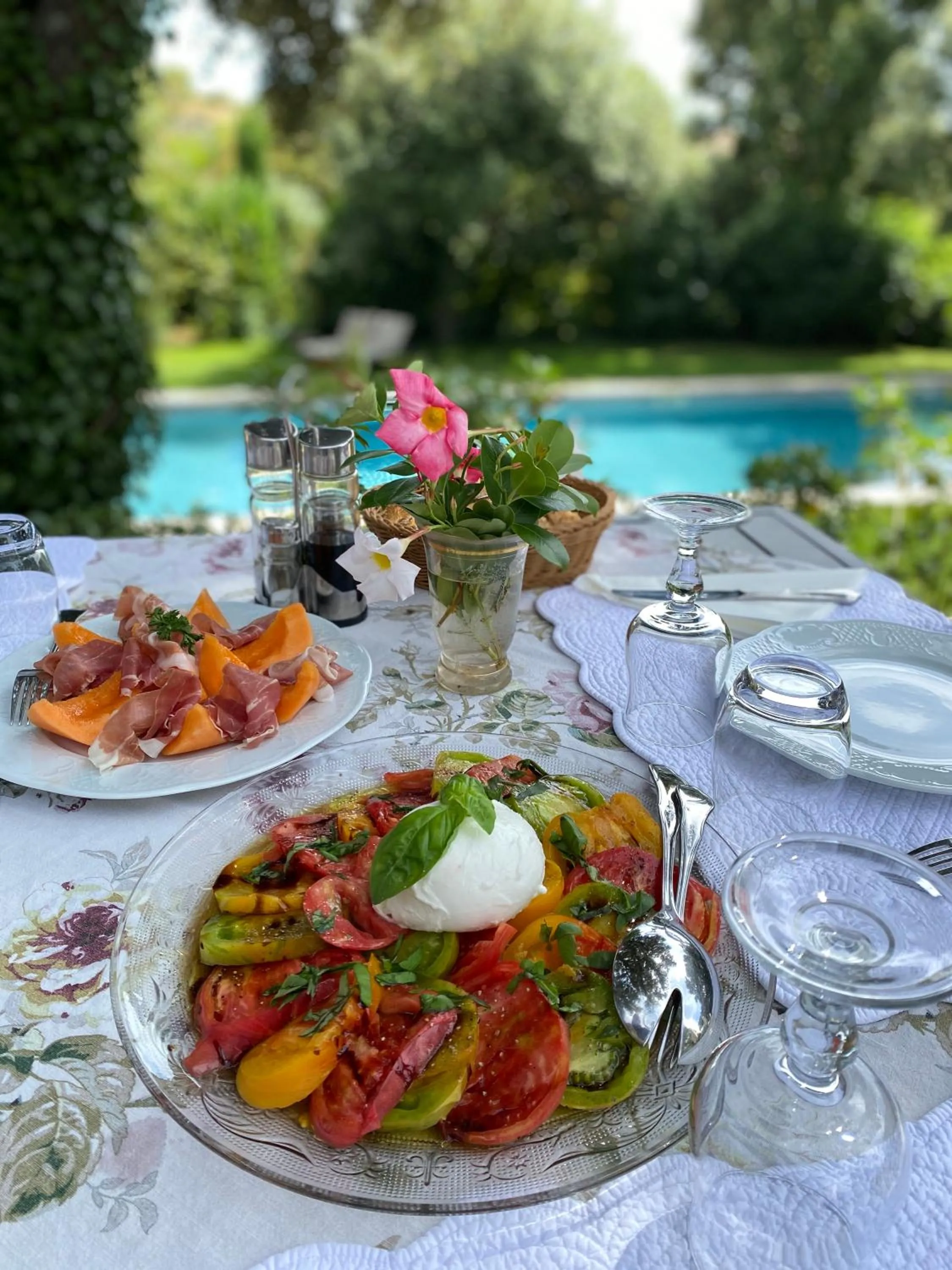 Restaurant/places to eat in Villa Hautvallon - Peaceful Escape in Provence