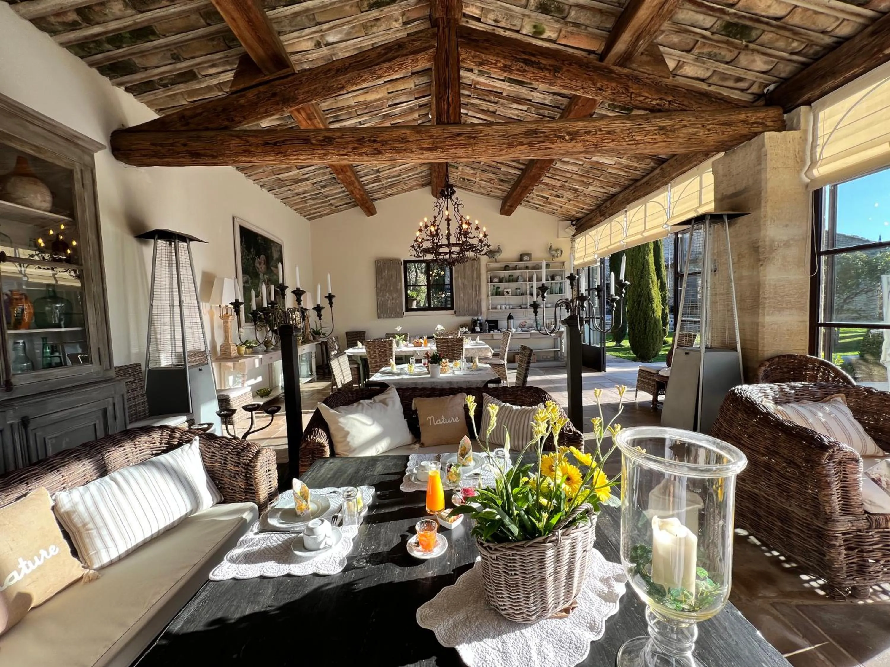 Breakfast in Villa Hautvallon - Peaceful Escape in Provence