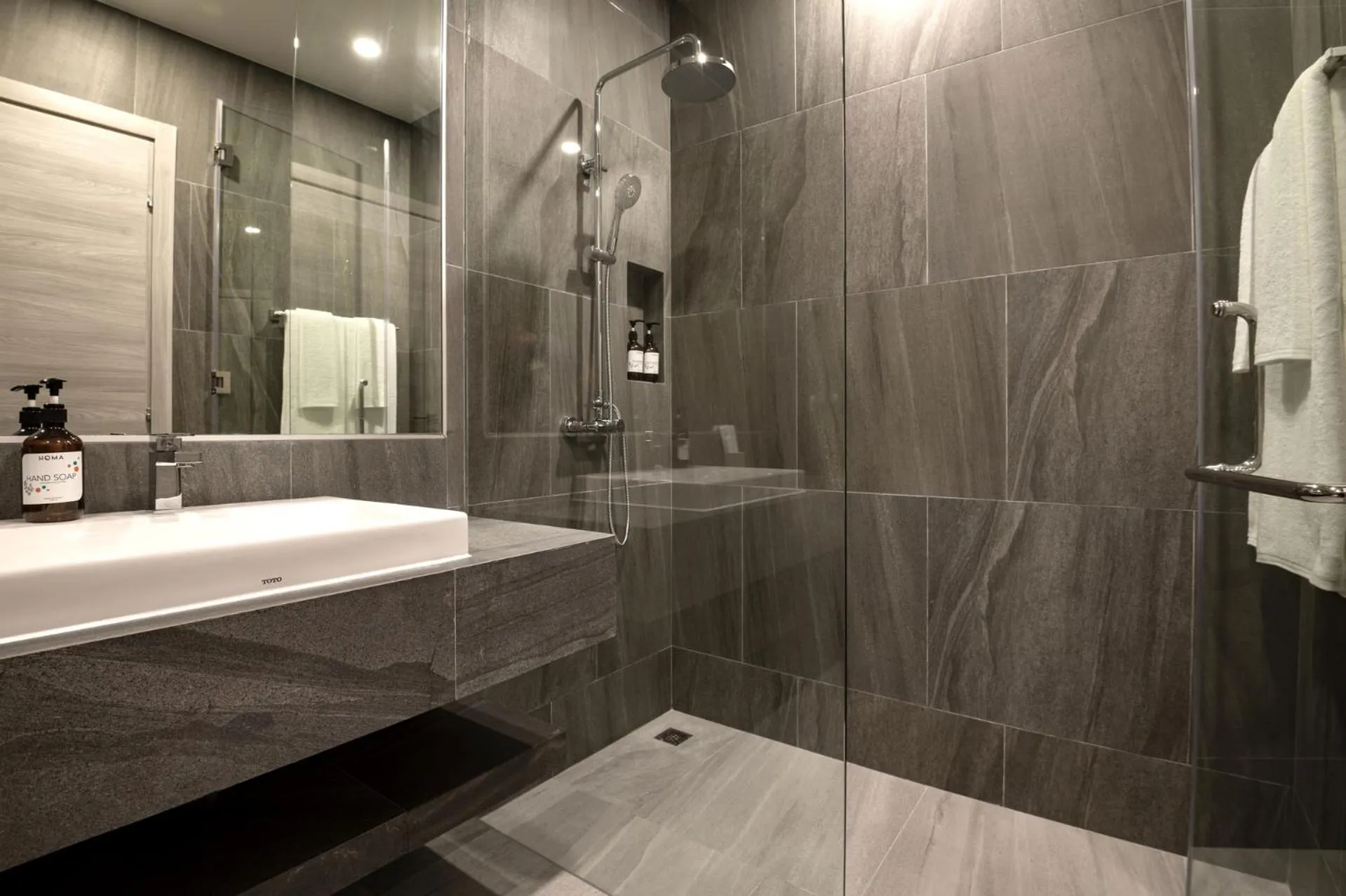 Bathroom in HOMA Cherngtalay Phuket