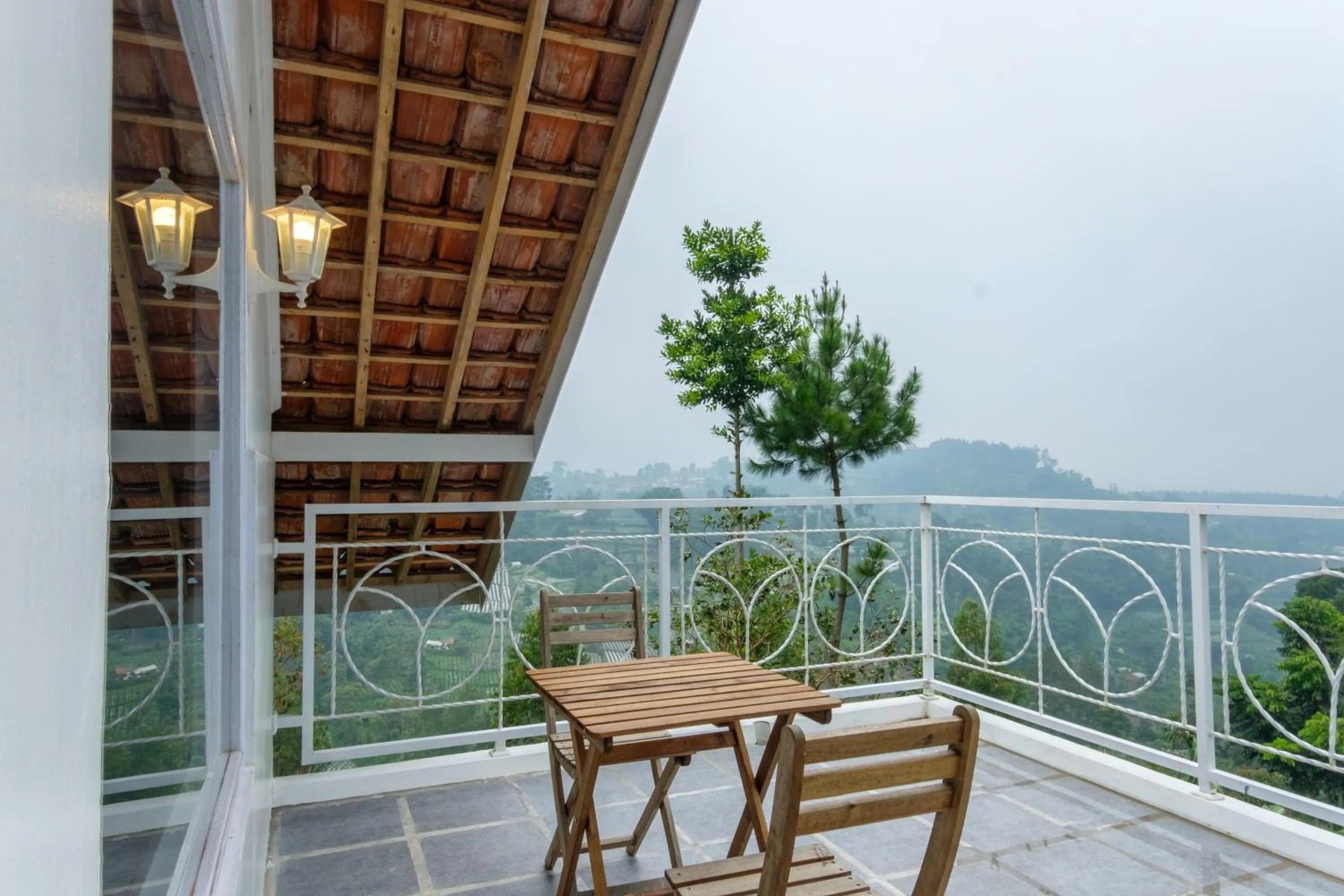 Hilltop Camp, Lembang