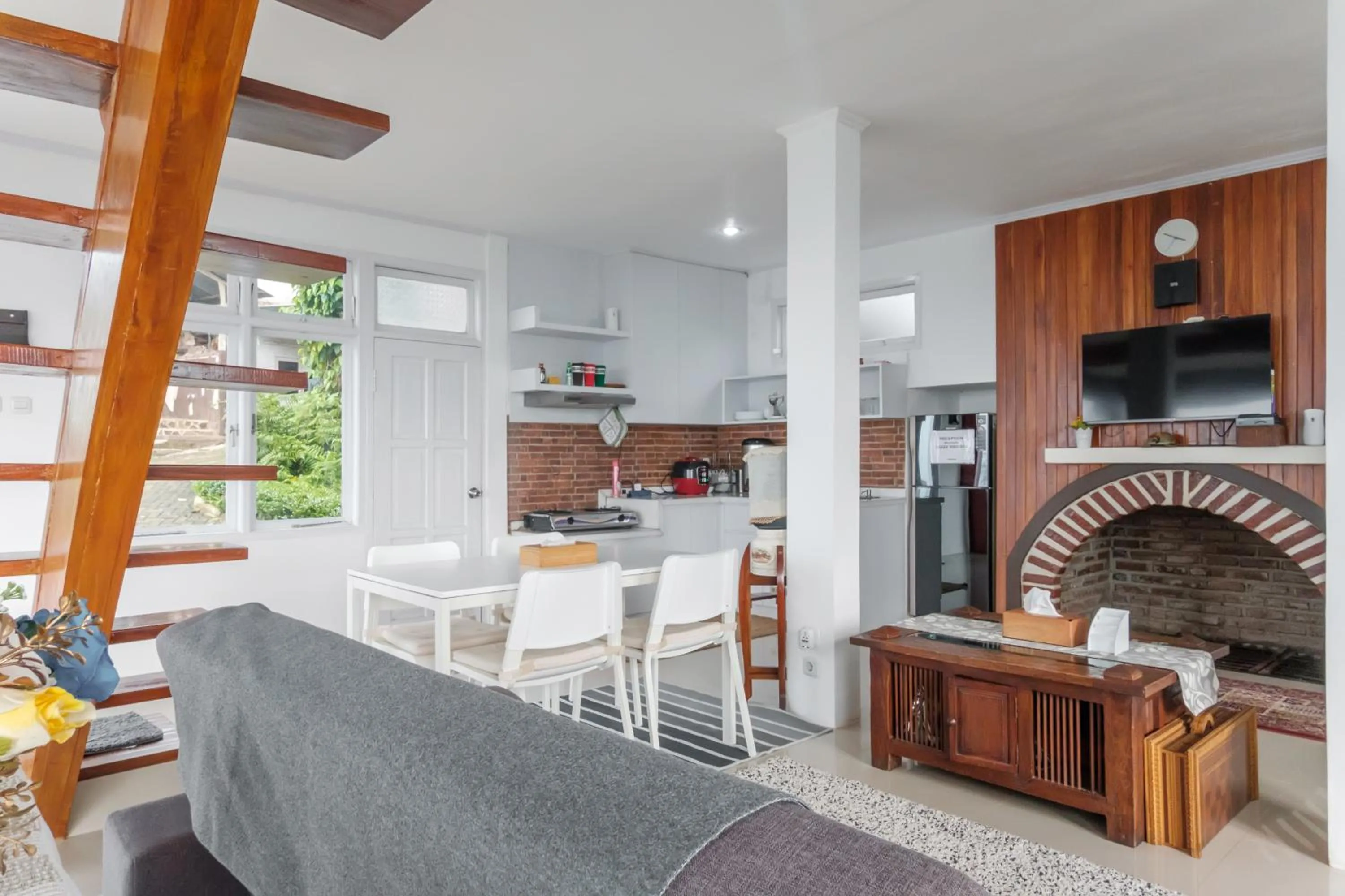 Hilltop Camp, Lembang