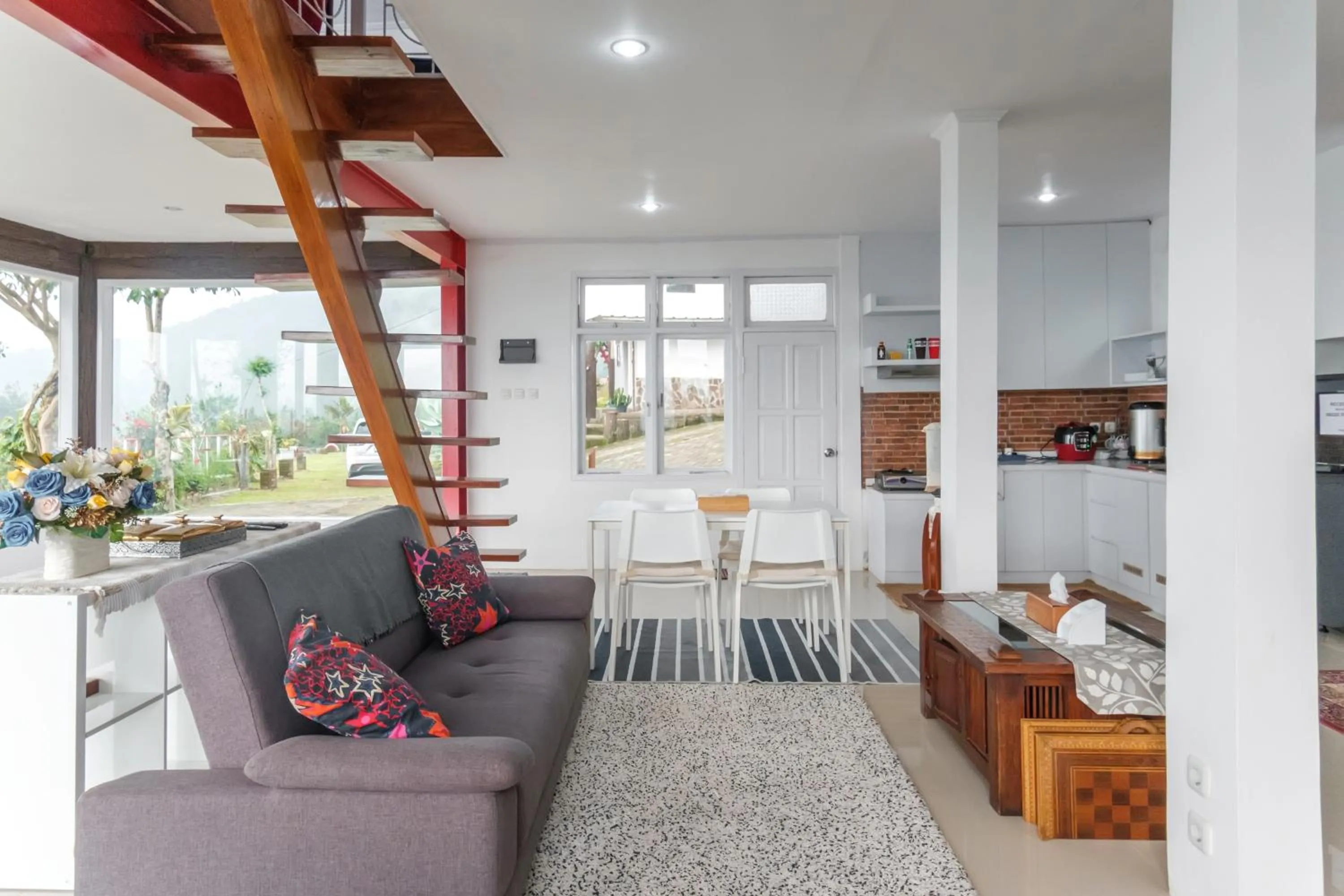 Hilltop Camp, Lembang