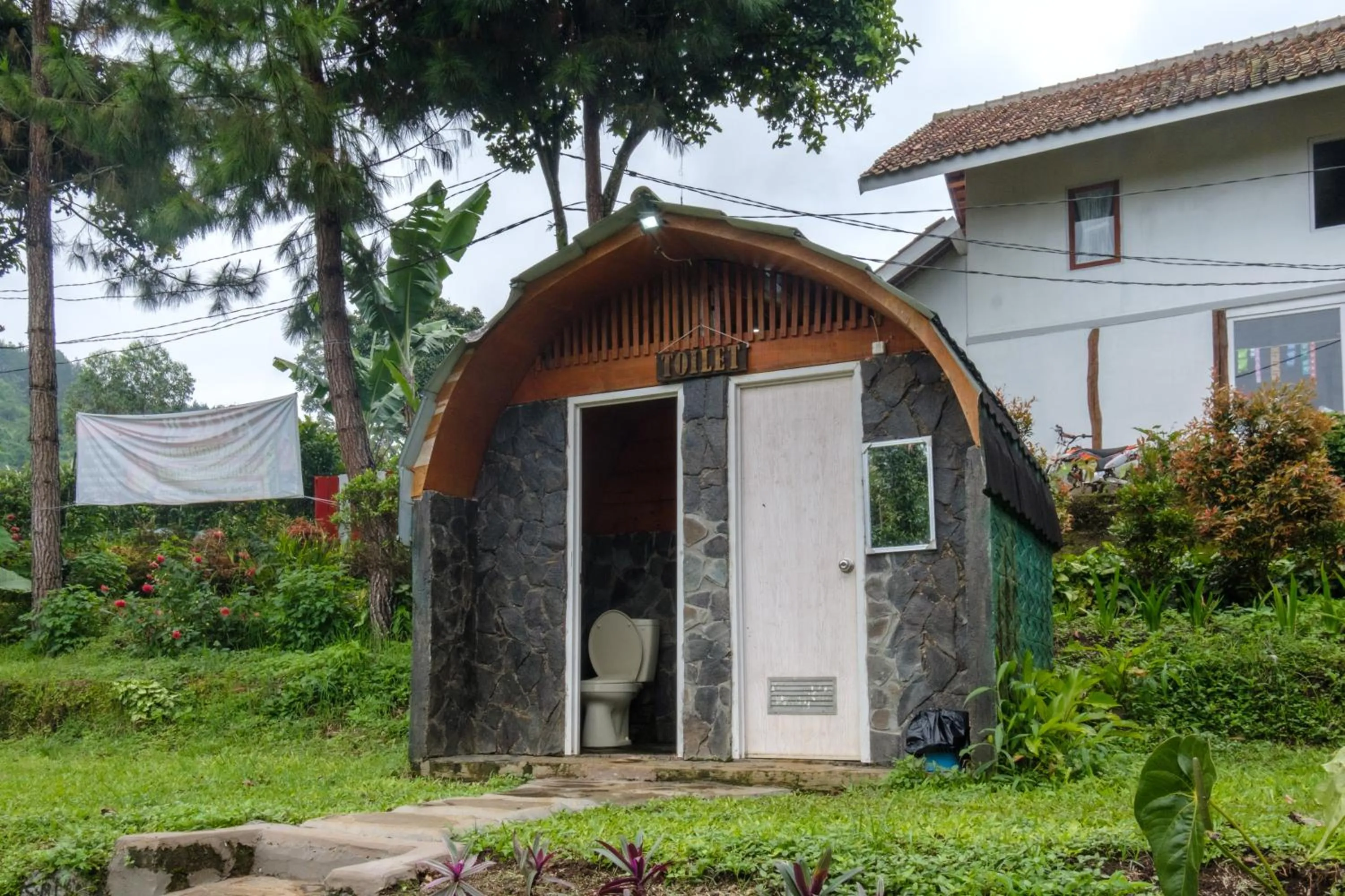 Hilltop Camp, Lembang