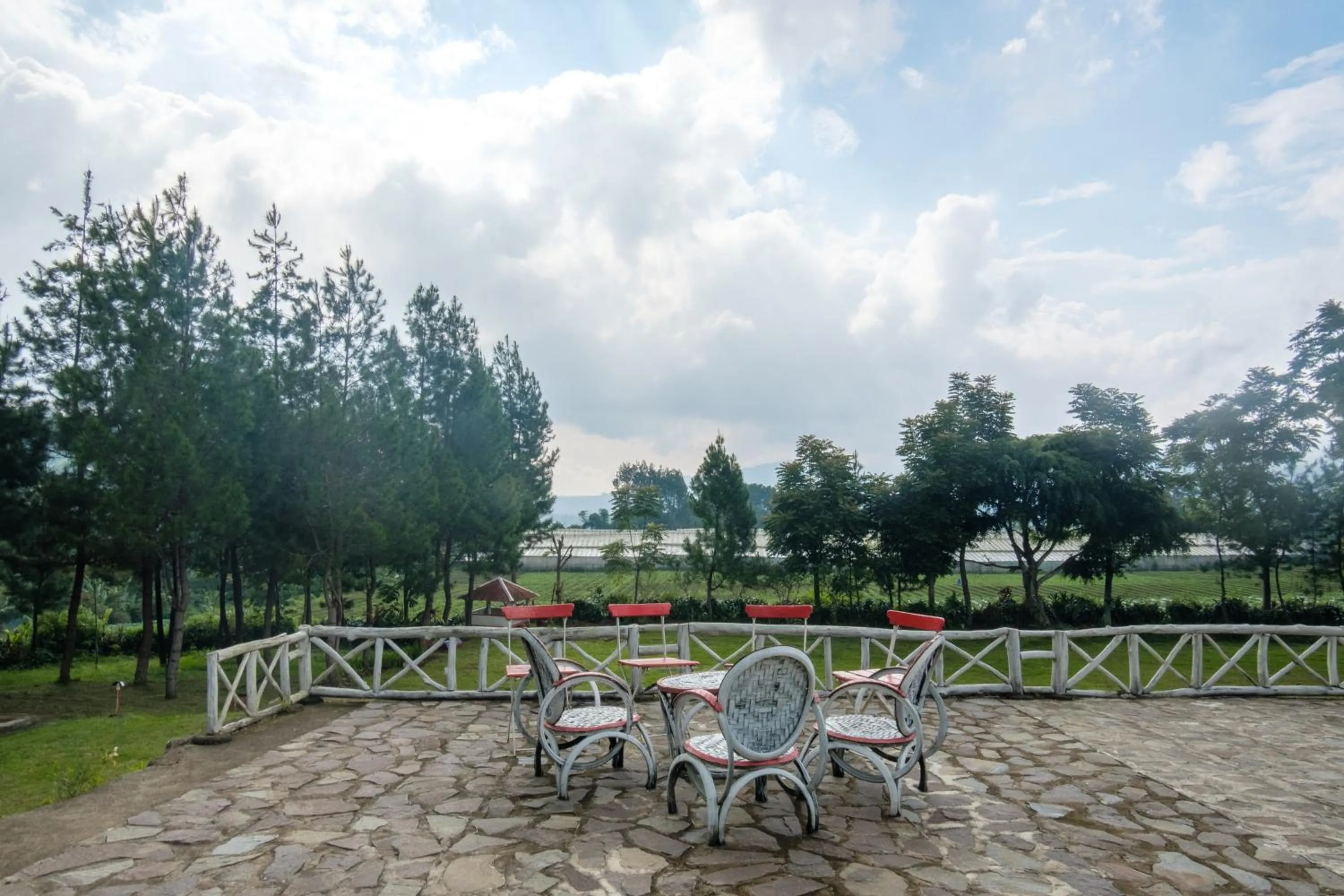 Hilltop Camp, Lembang