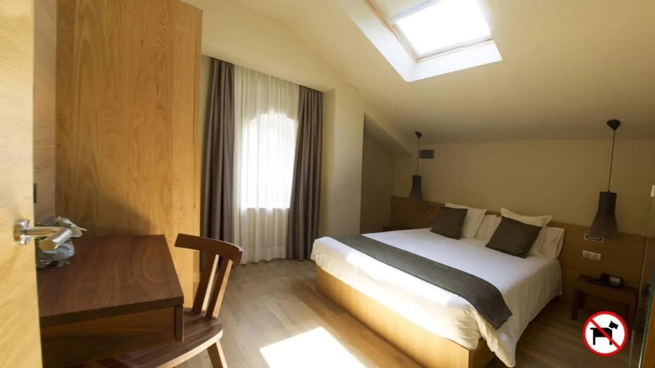 Property building, Bed in Apartaments Vall de Núria