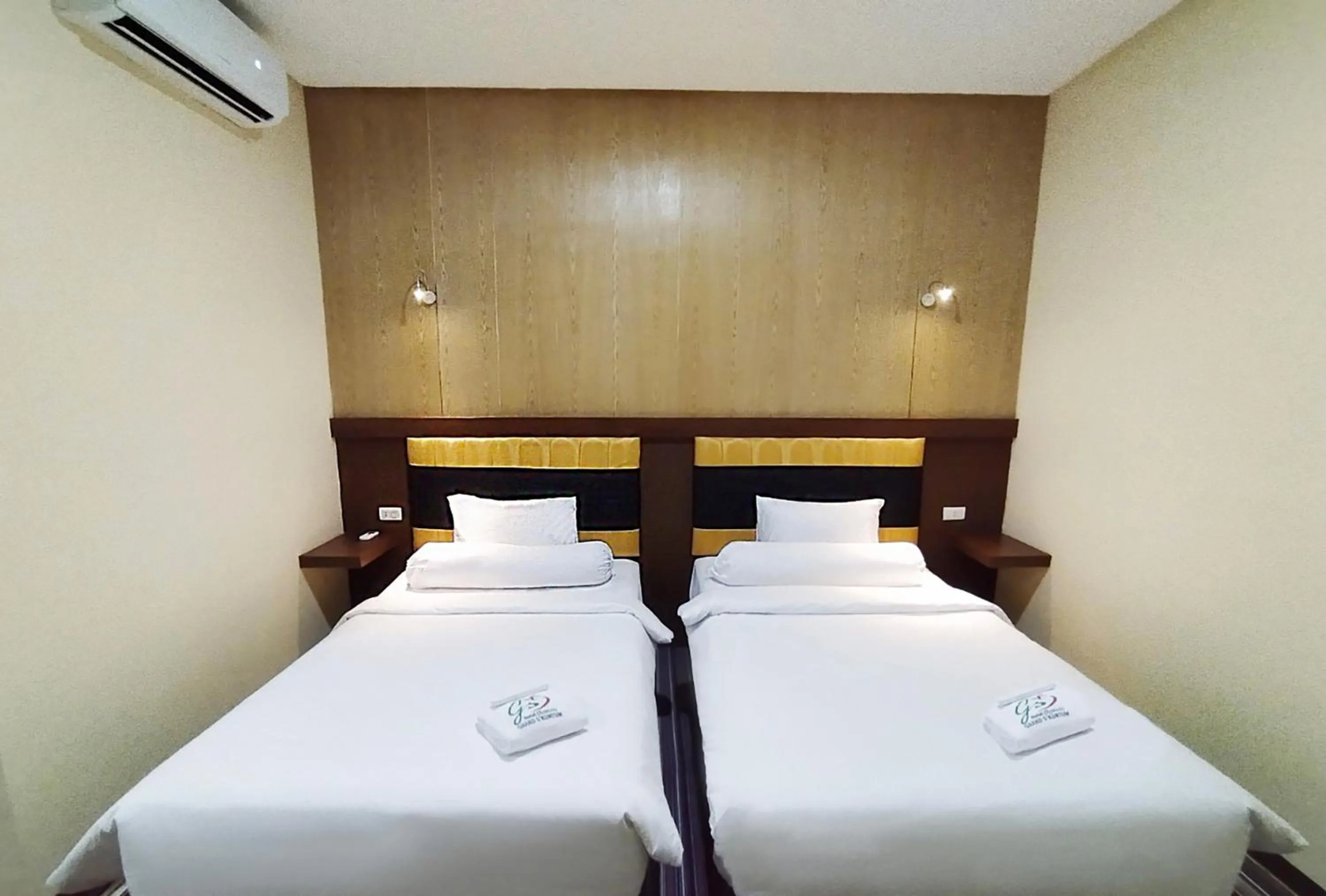 Bathroom, Bed in Hotel Syariah GS Lampung Culture, Bandar Lampung