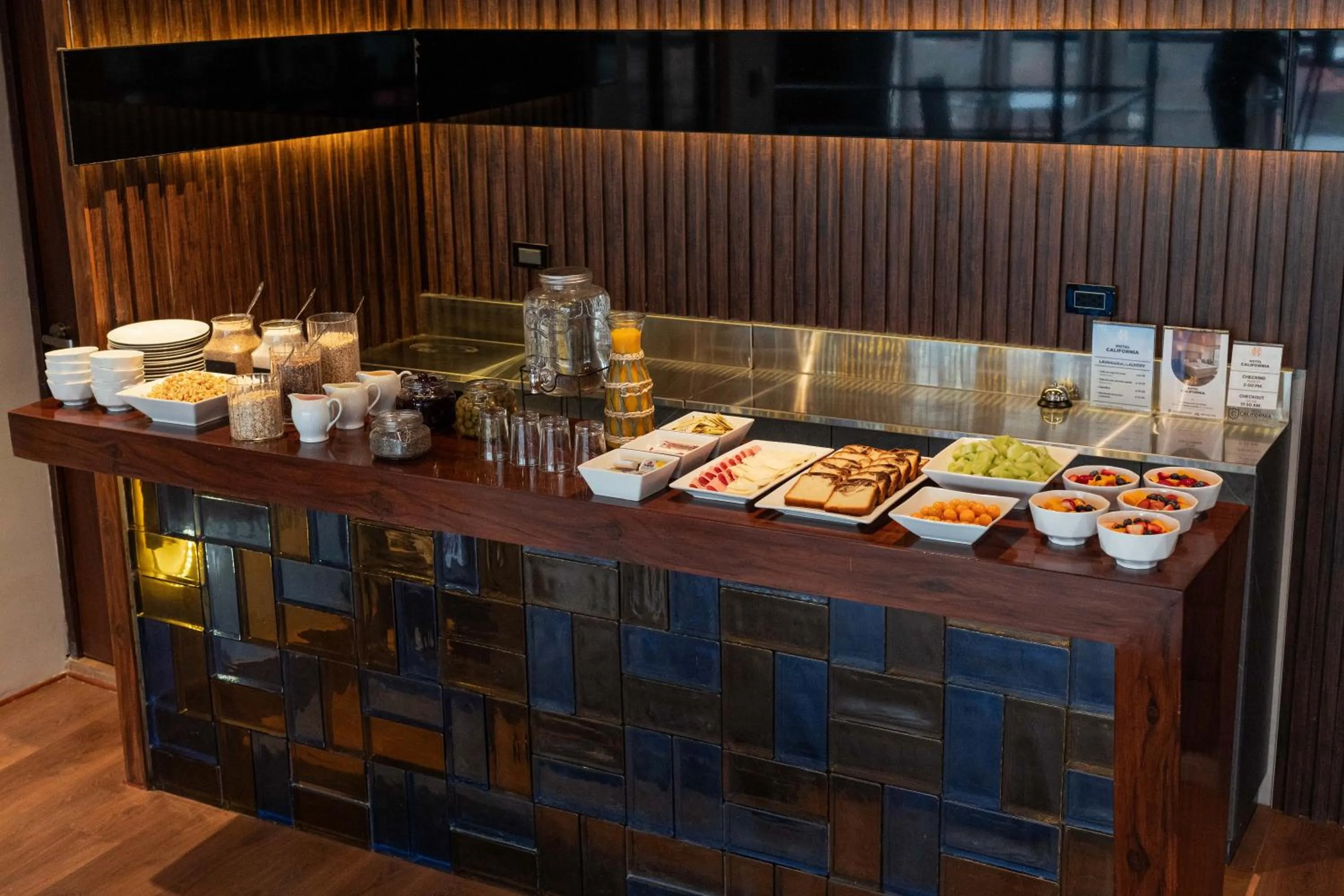 Breakfast in Hotel California Urubamba