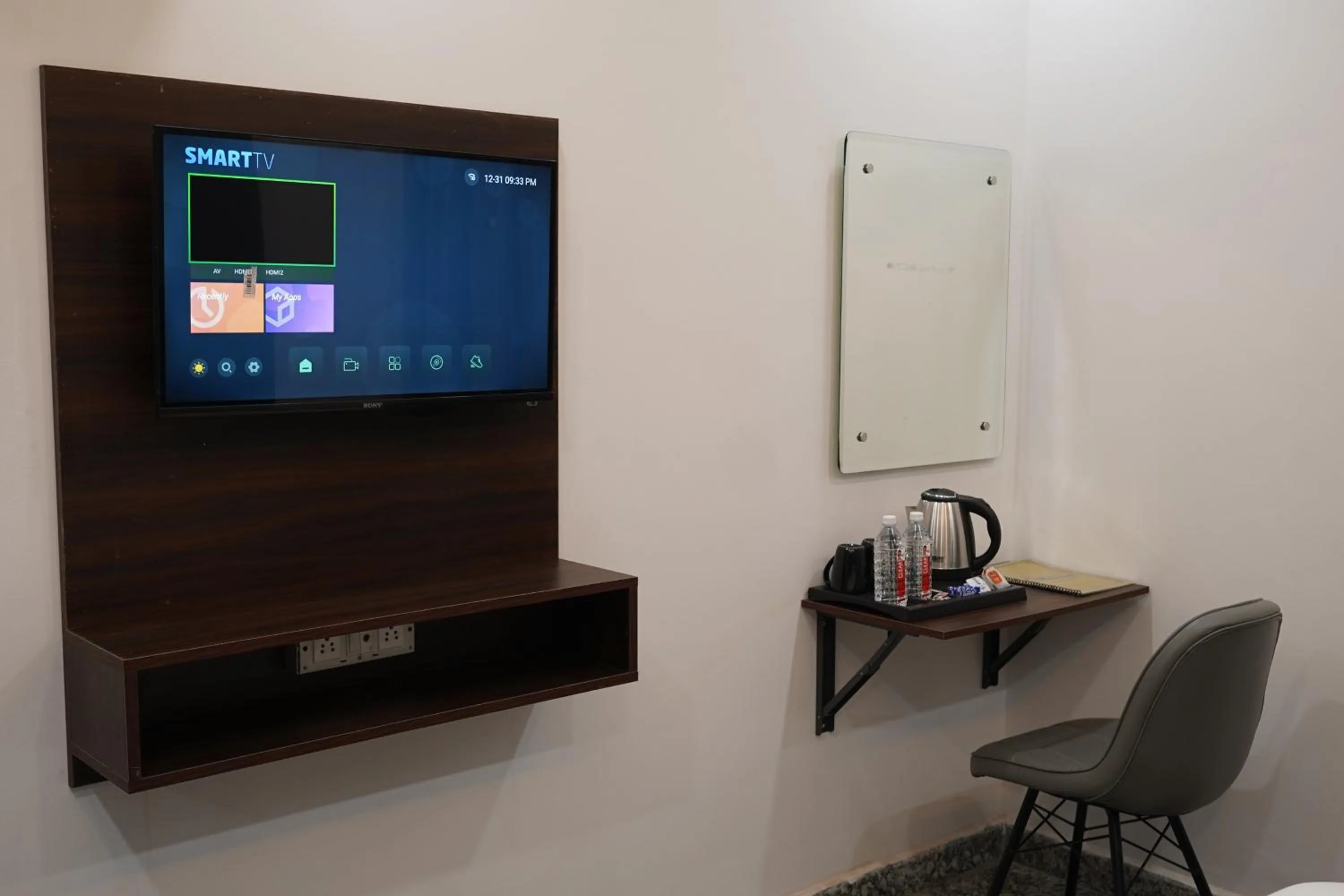 TV and multimedia in Posh Garden Inn Artemis Hospital Road Gurgaon