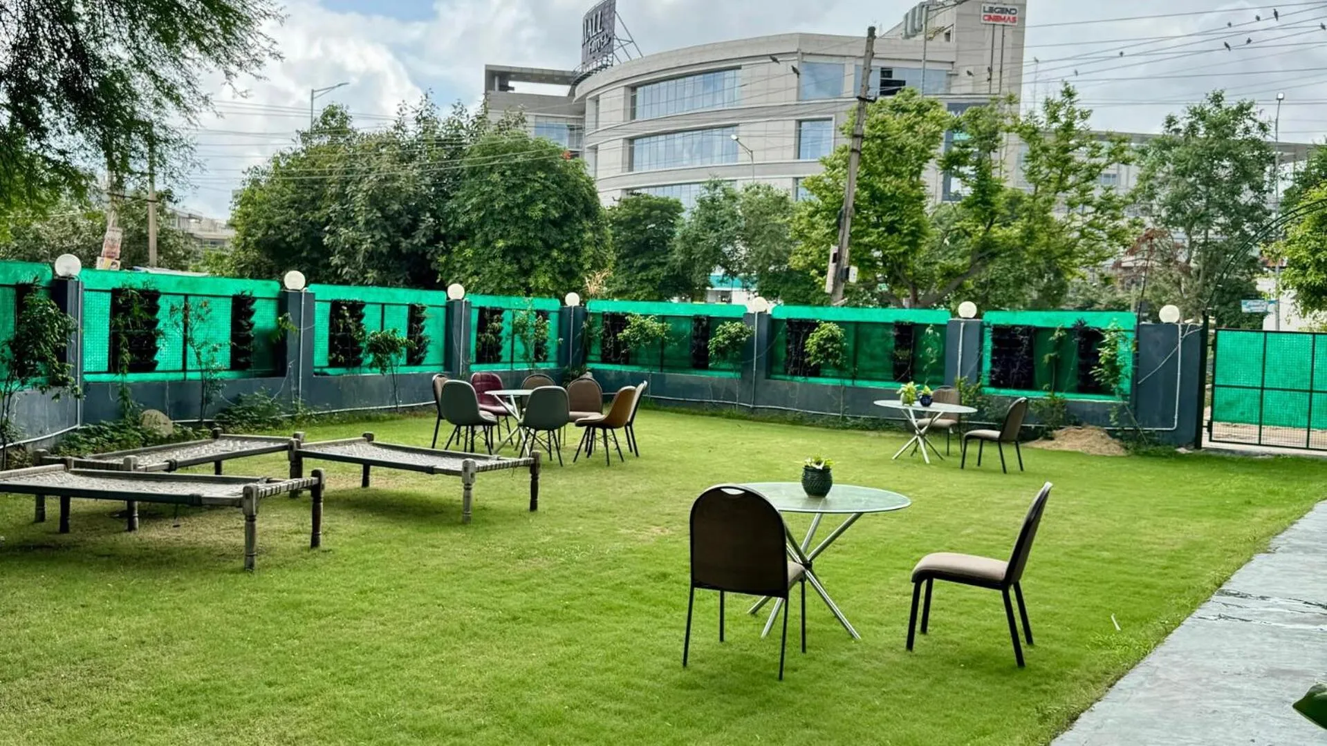 Garden in Posh Garden Inn Artemis Hospital Road Gurgaon