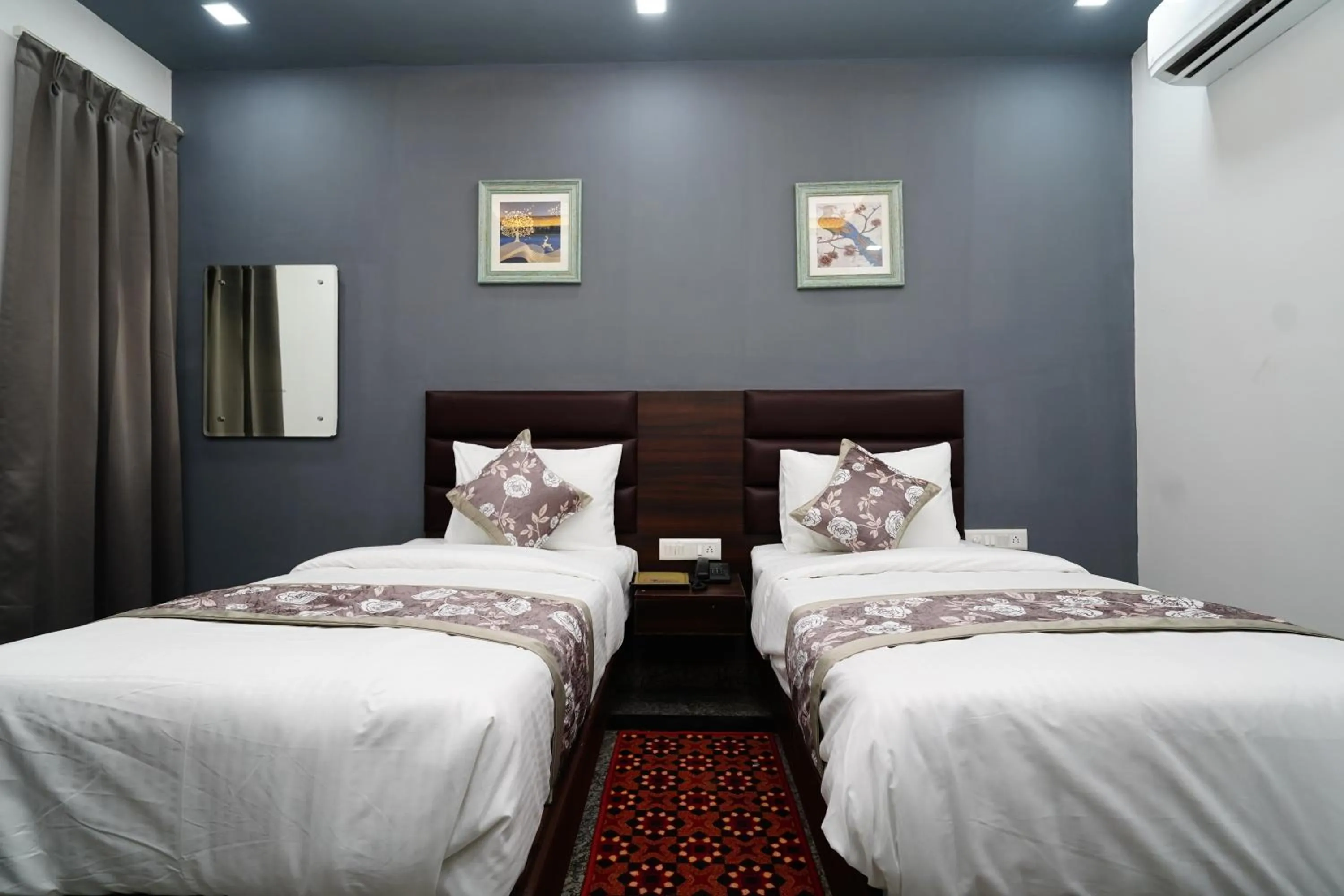 Photo of the whole room, Bed in Posh Garden Inn Artemis Hospital Road Gurgaon