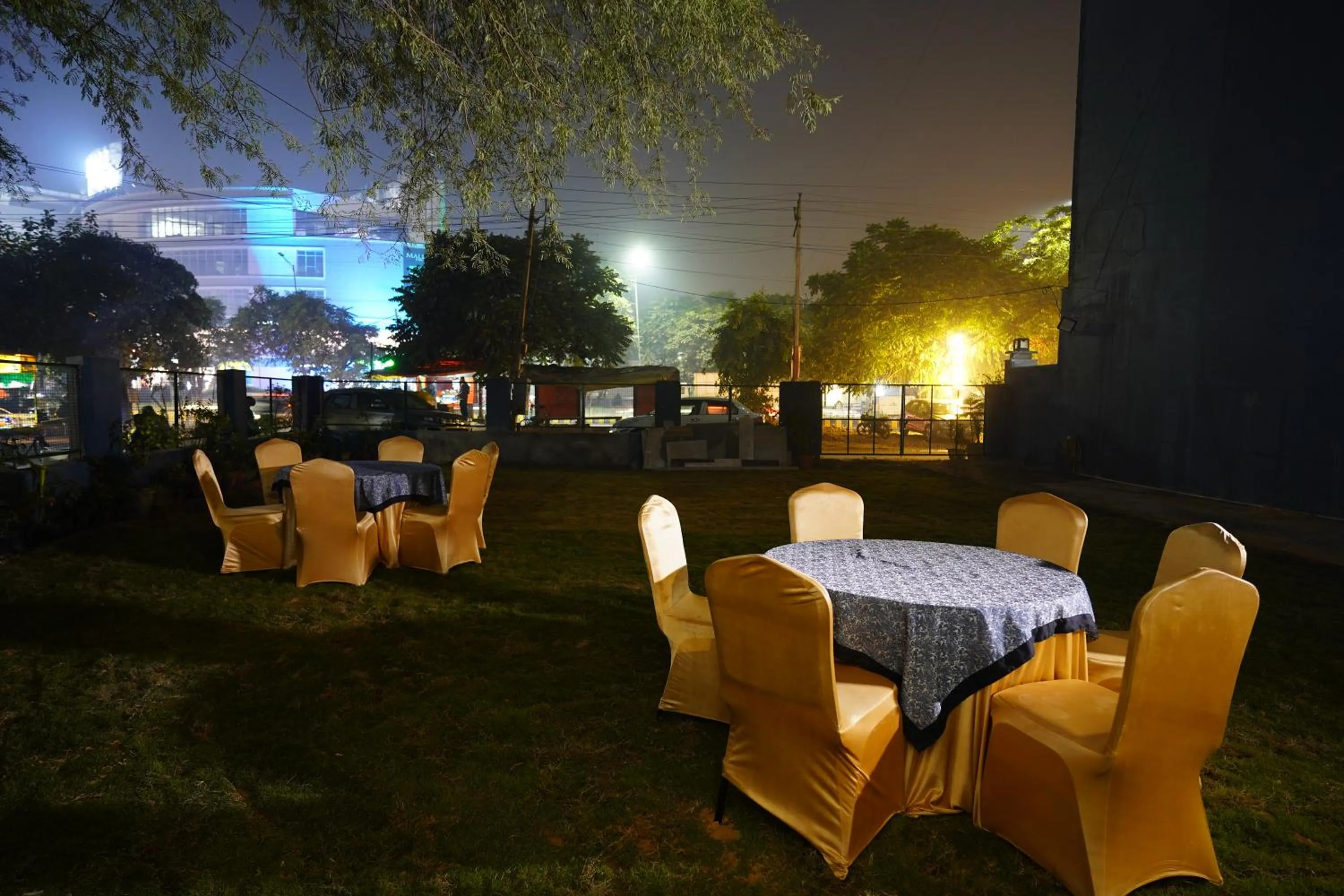 Garden in Posh Garden Inn Artemis Hospital Road Gurgaon