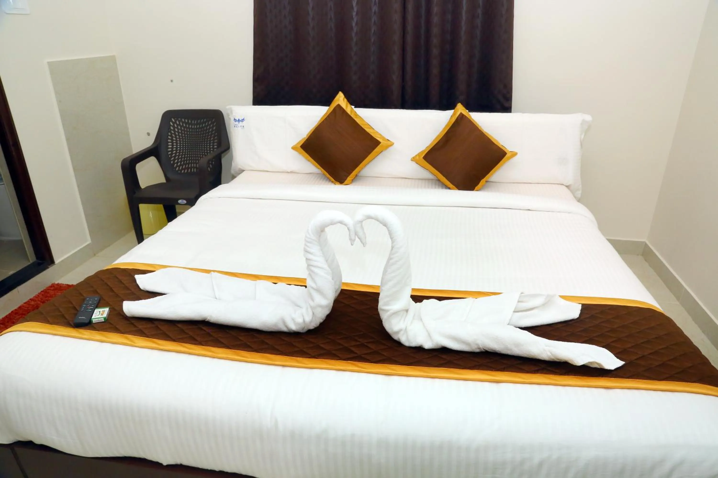 Bed in Hotel Elite Inn