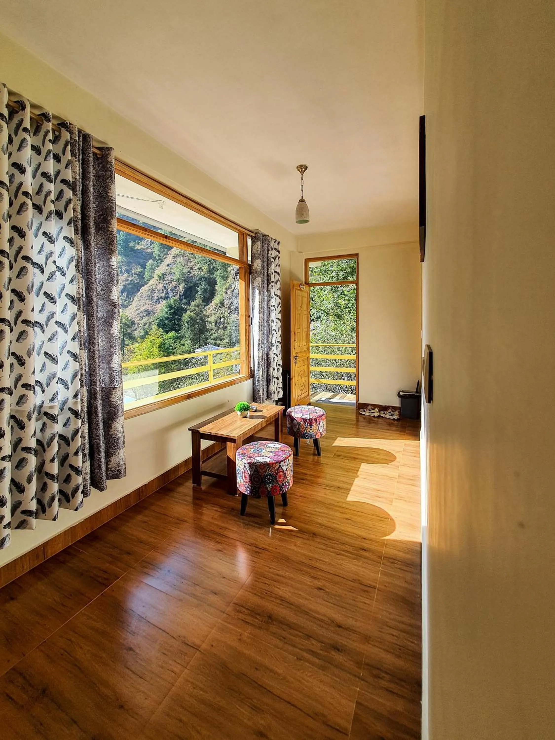 Alooma Cafe and Homestay