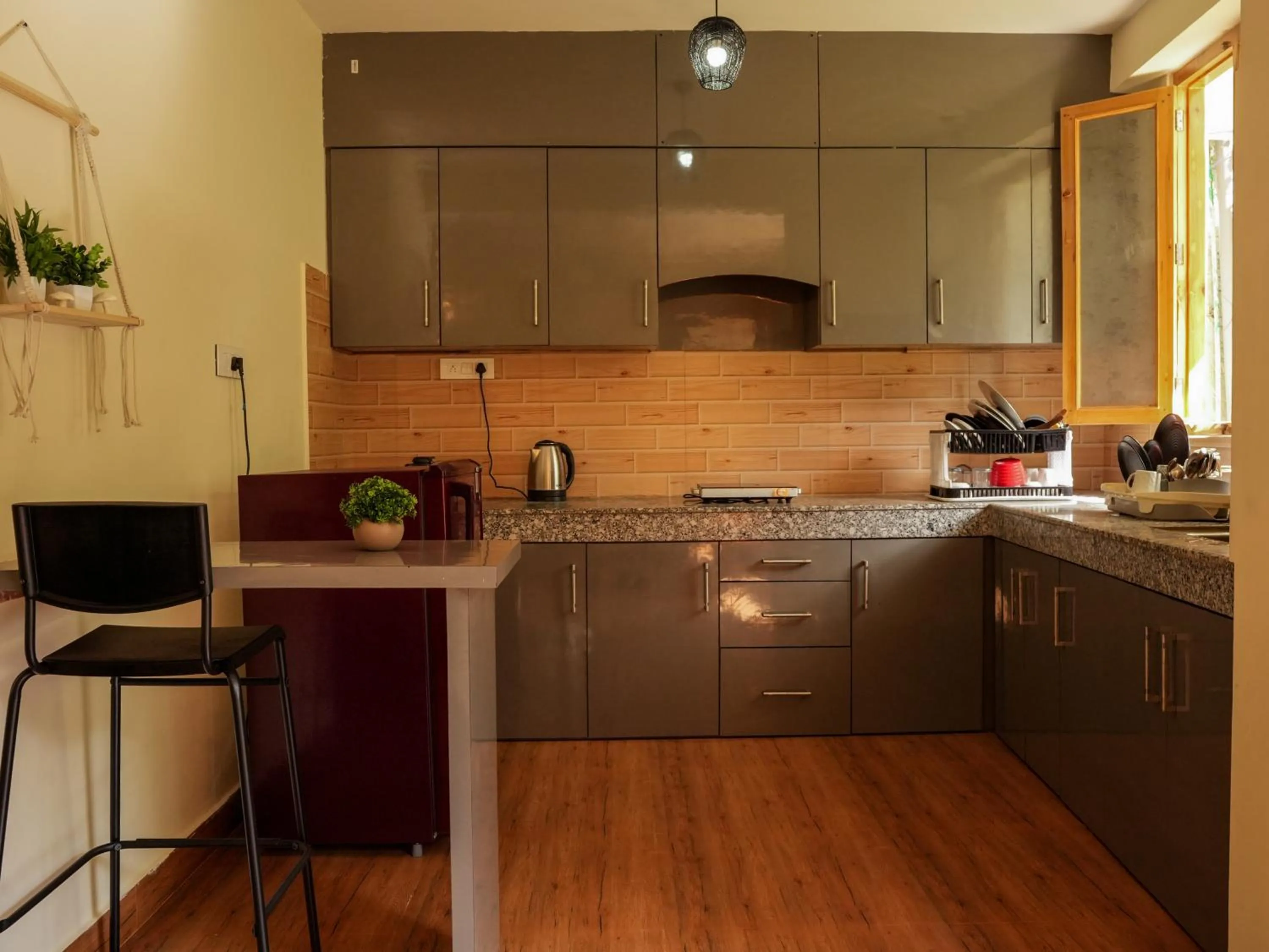 Alooma Cafe and Homestay