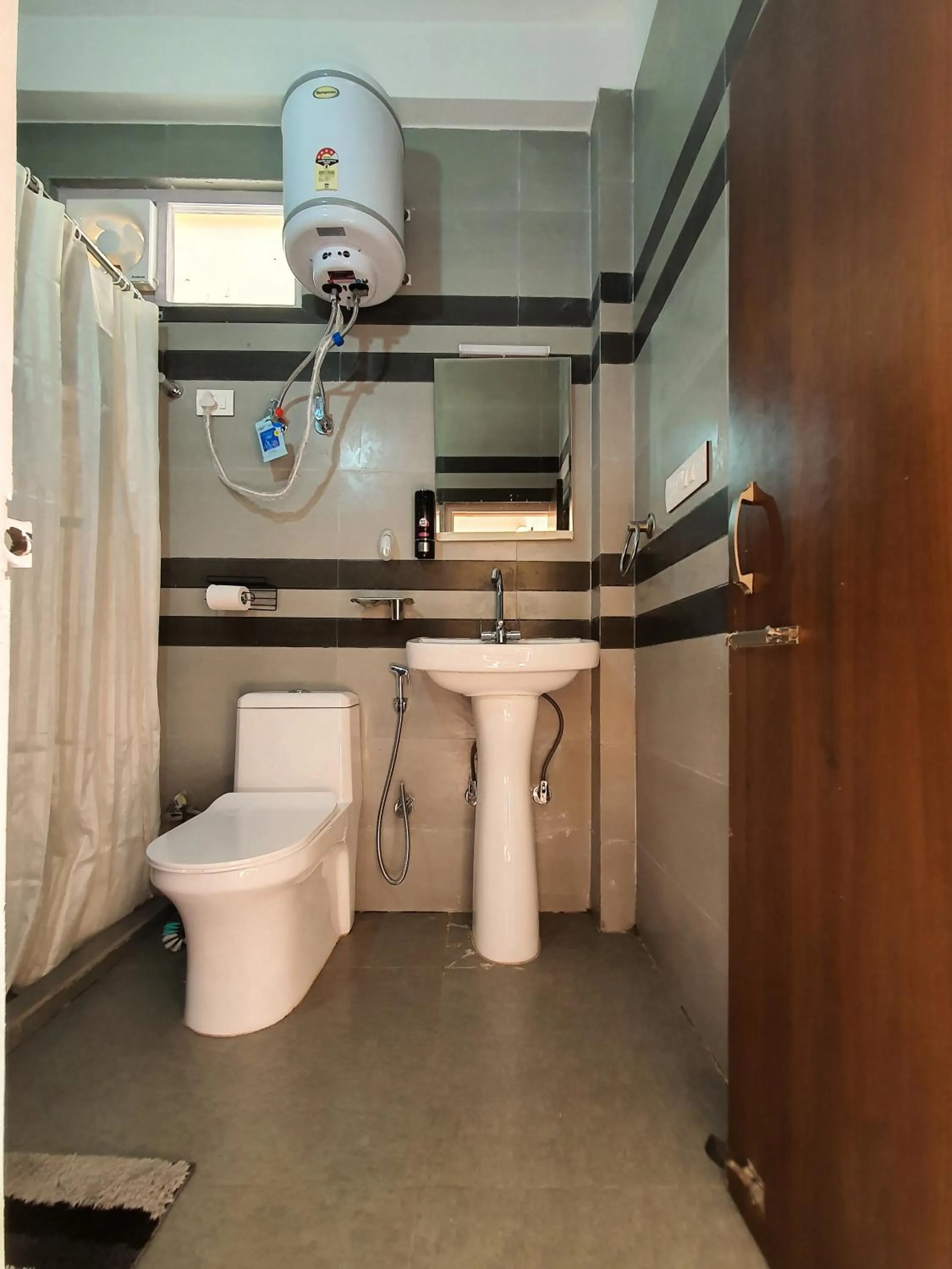 Alooma Cafe and Homestay