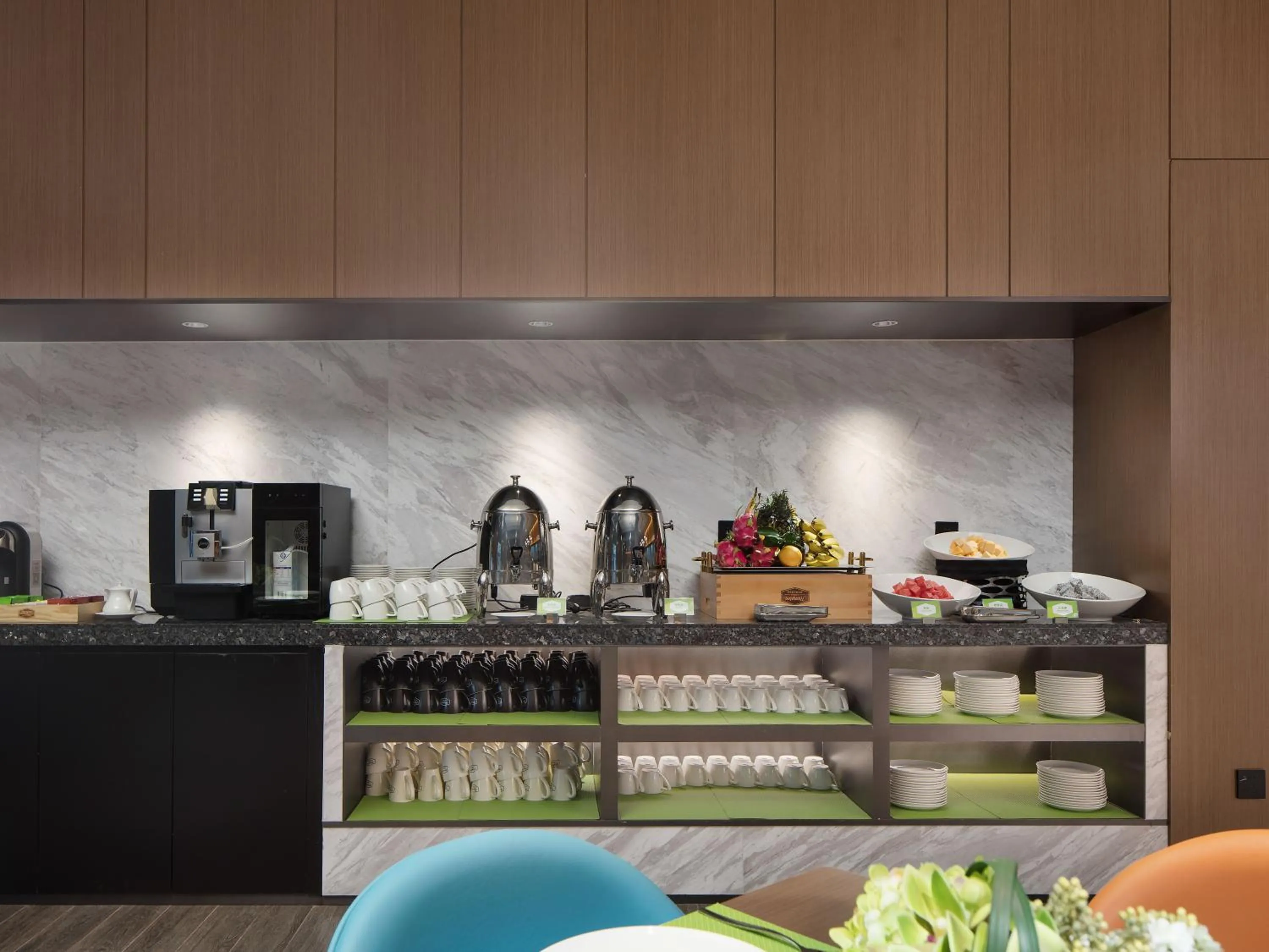 Buffet breakfast in Hampton by Hilton Shenzhen Bao'an Airport