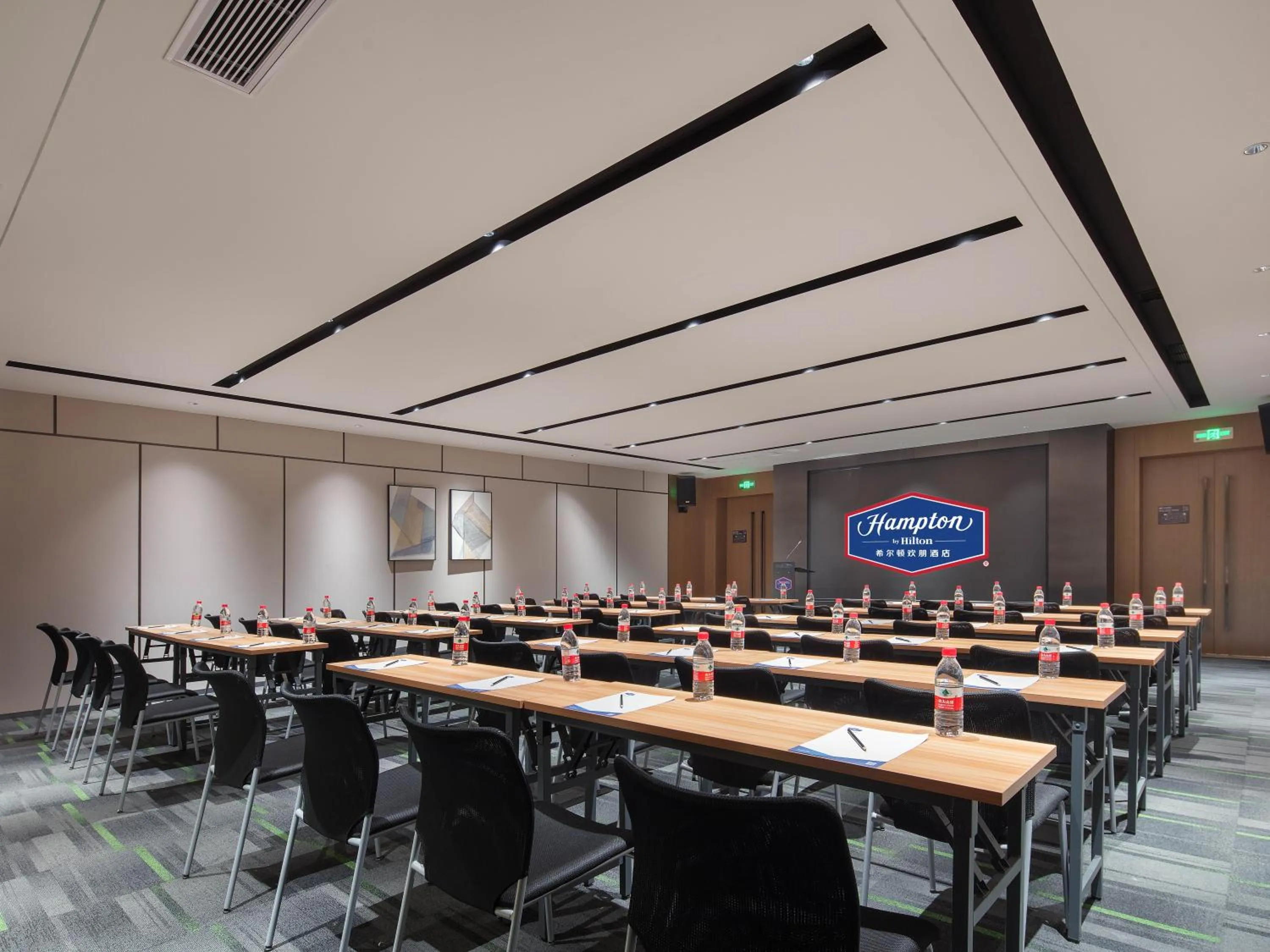 Meeting/conference room in Hampton by Hilton Shenzhen Bao'an Airport