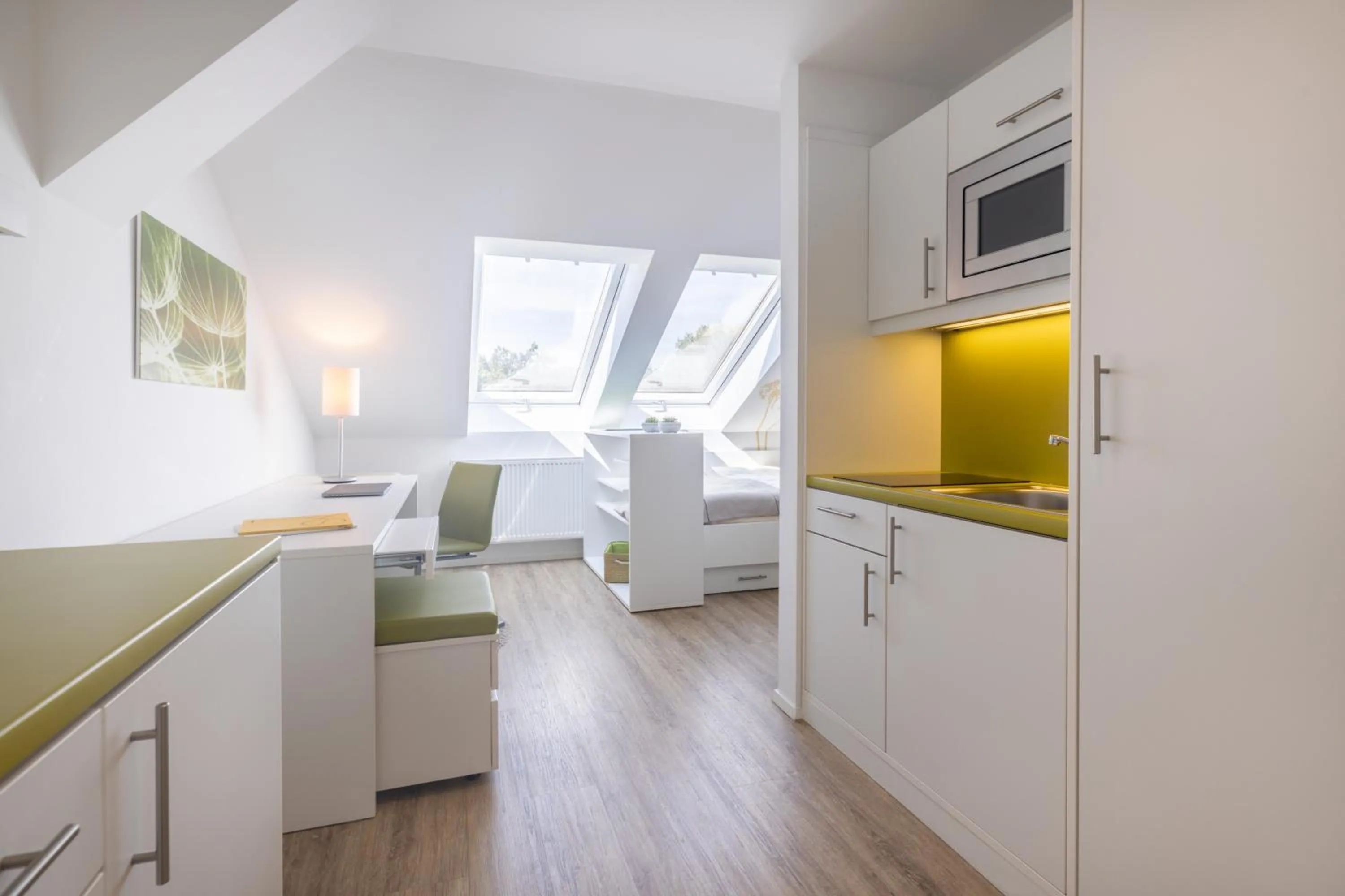 Photo of the whole room in acora Fürth Living the City