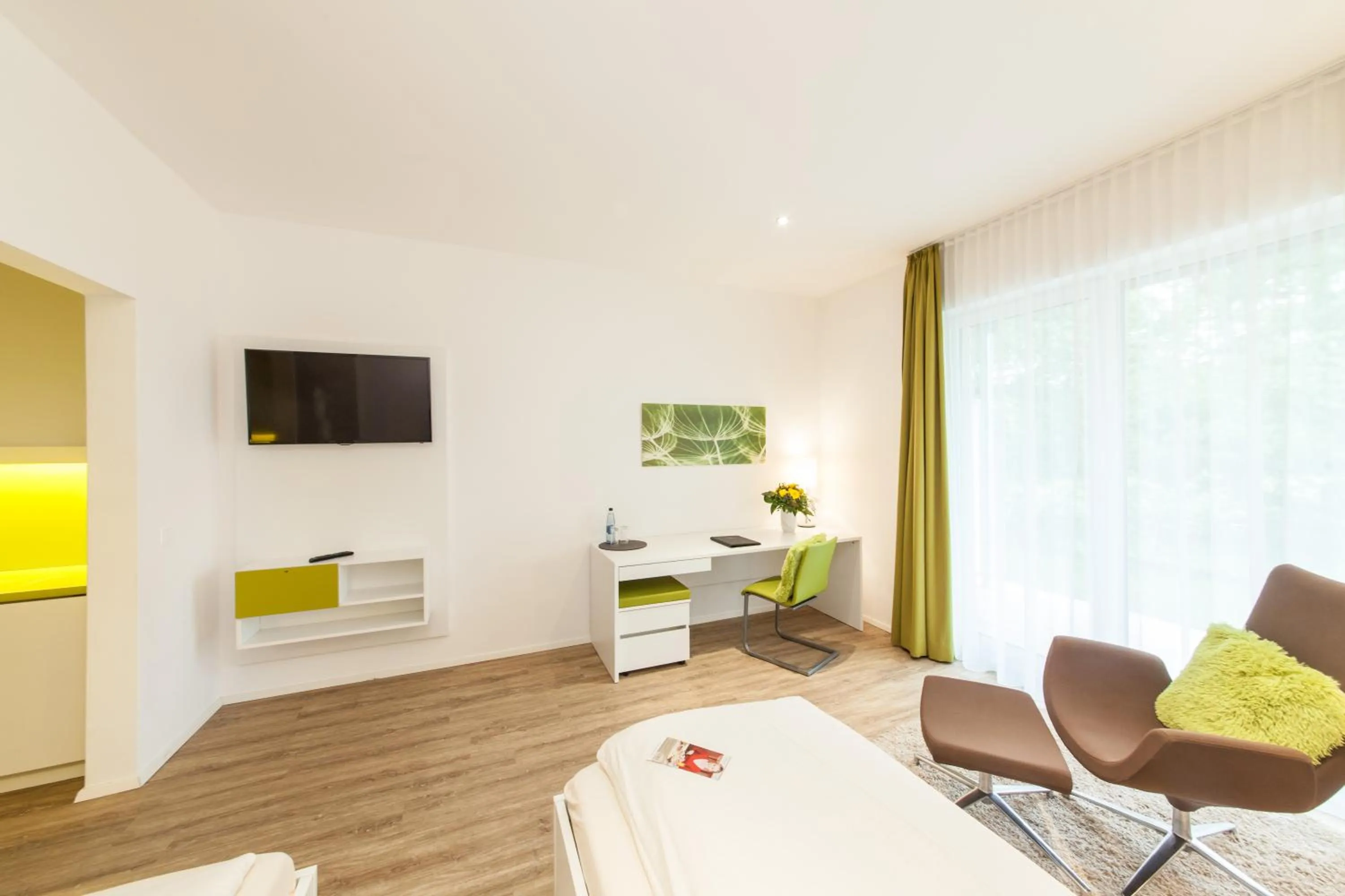 Photo of the whole room in acora Fürth Living the City