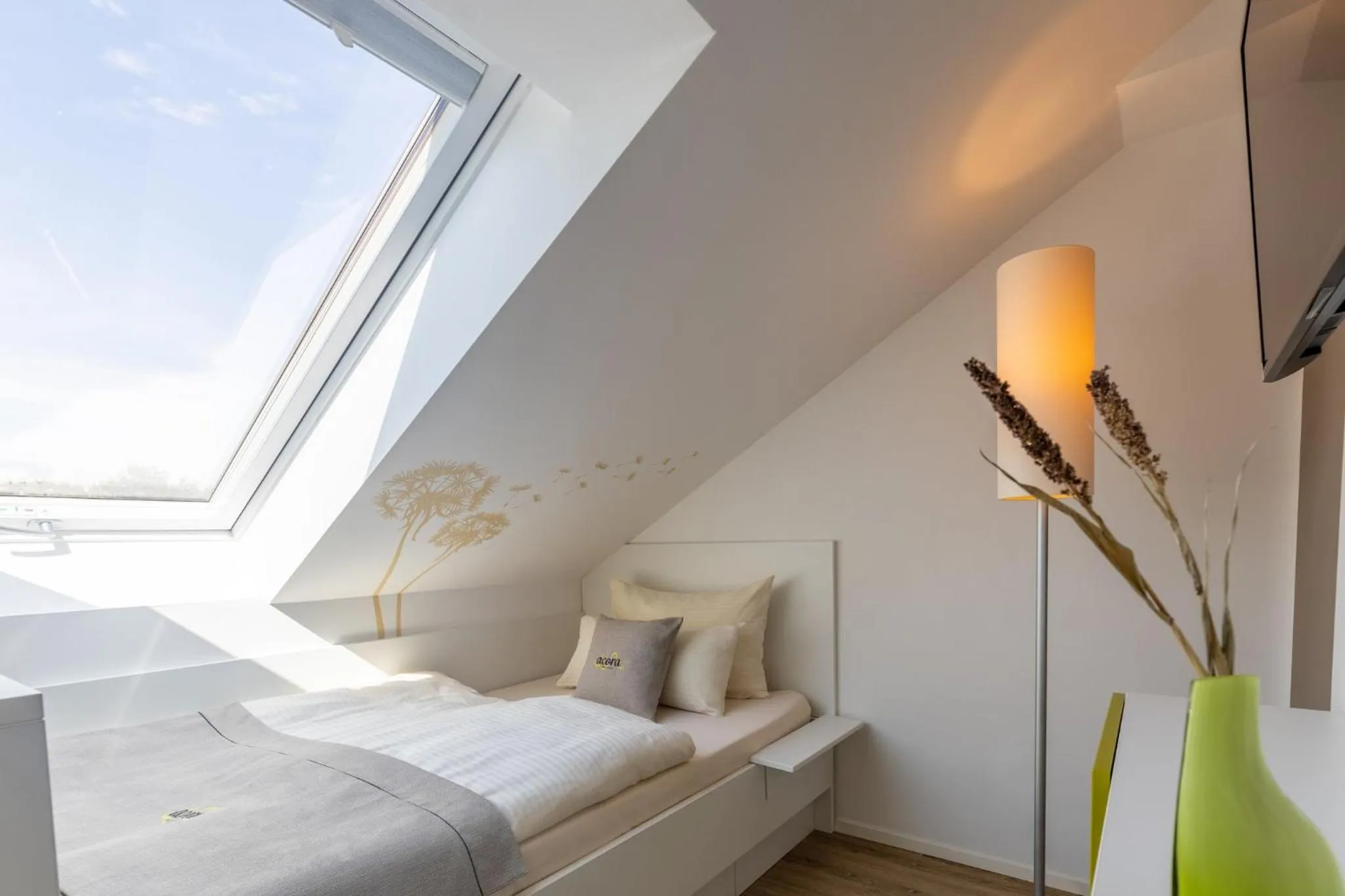 Photo of the whole room, Bed in acora Fürth Living the City